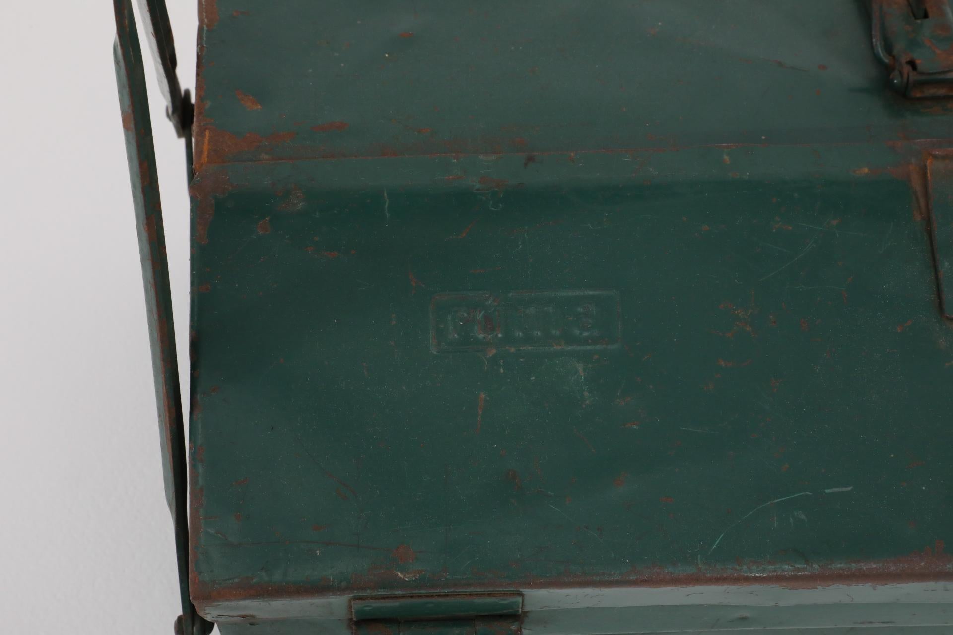 Vintage Dark Green Tool or Tackle Box 8