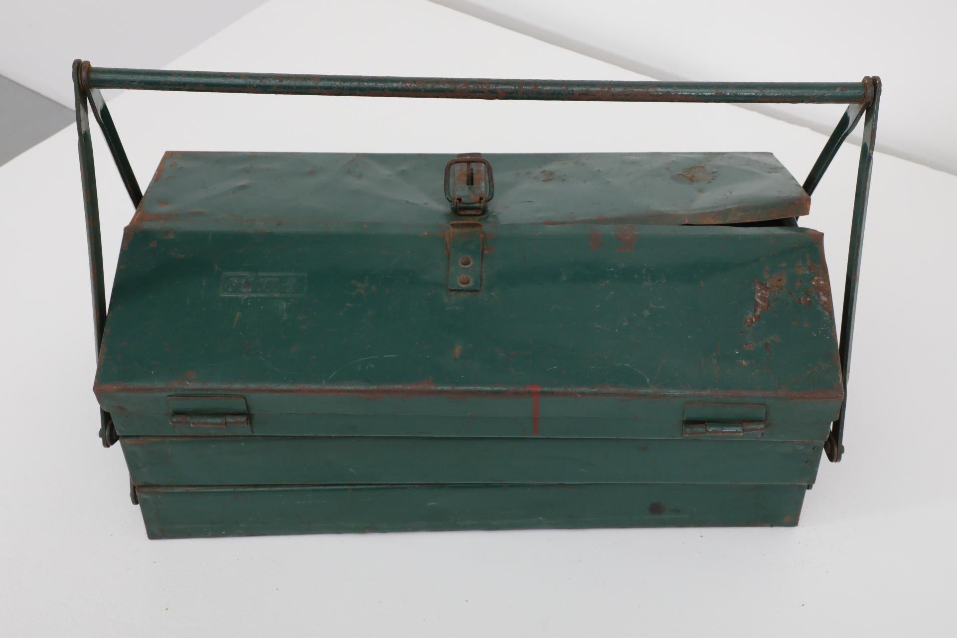 Vintage Dark Green Tool or Tackle Box For Sale 8