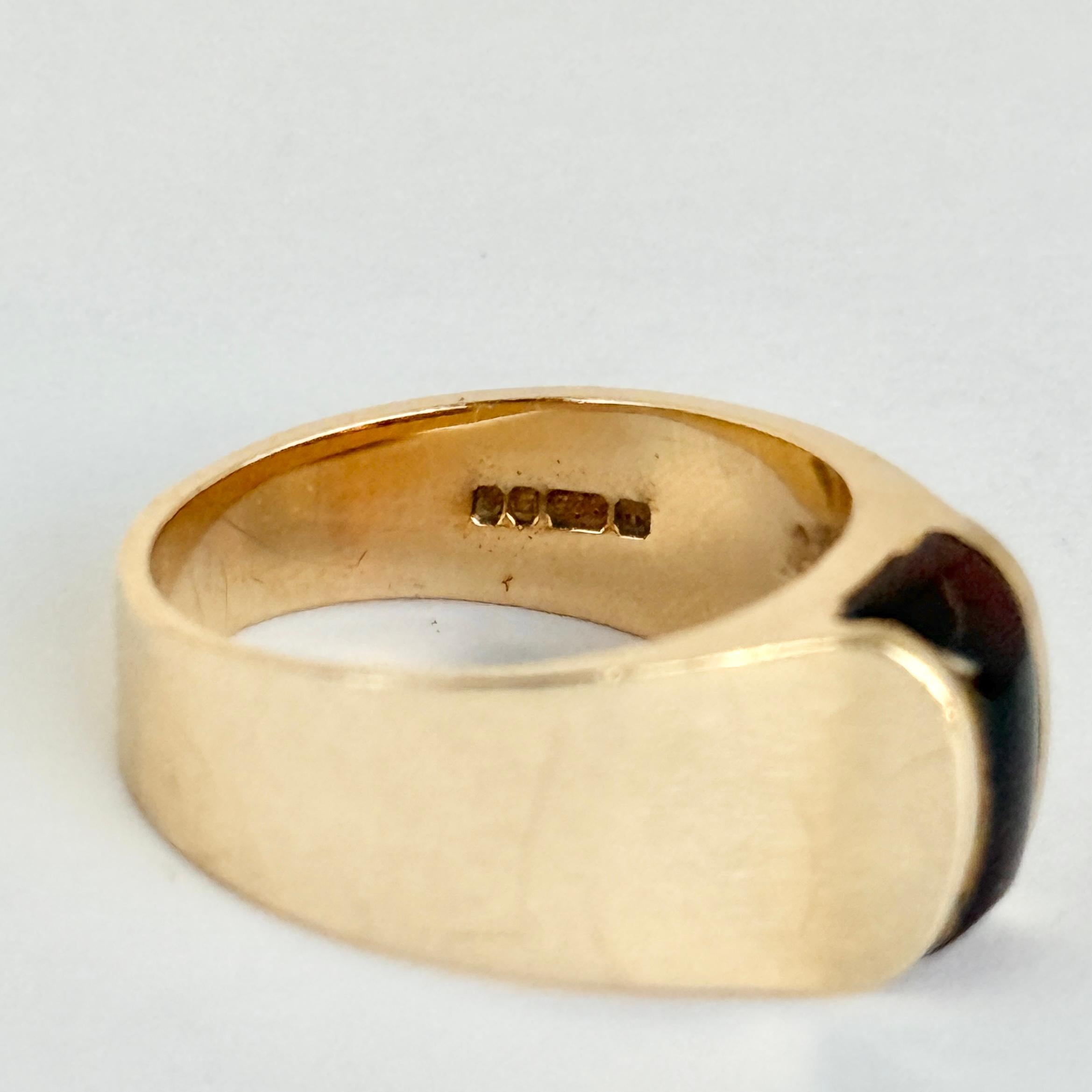 Vintage Dark Pink Turmalin Cabochon und 9 Karat Gold Solitär Ring im Angebot 3