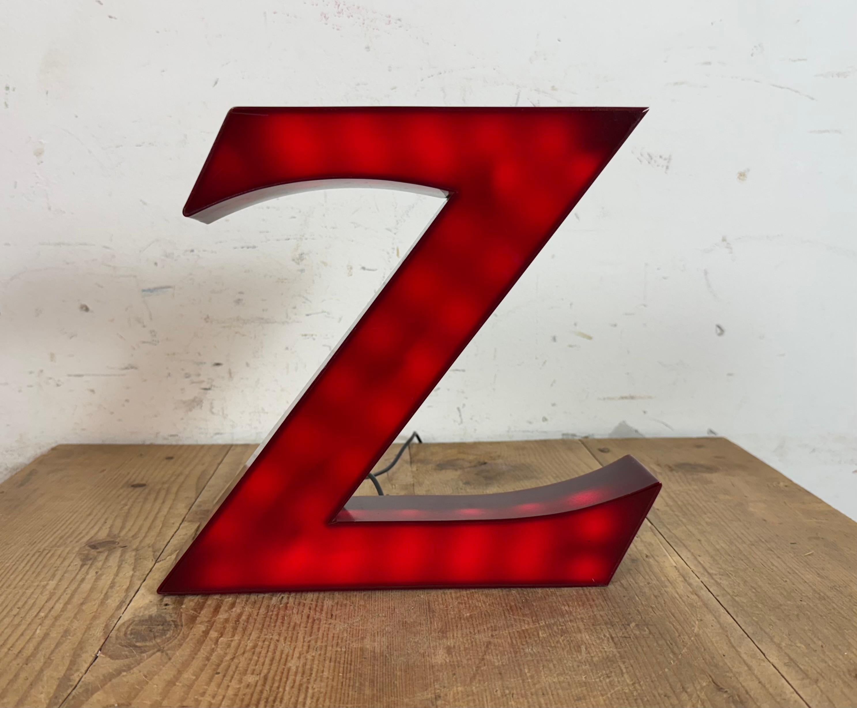 Lettre Z vintage illuminée en rouge foncé, années 1980 en vente 4