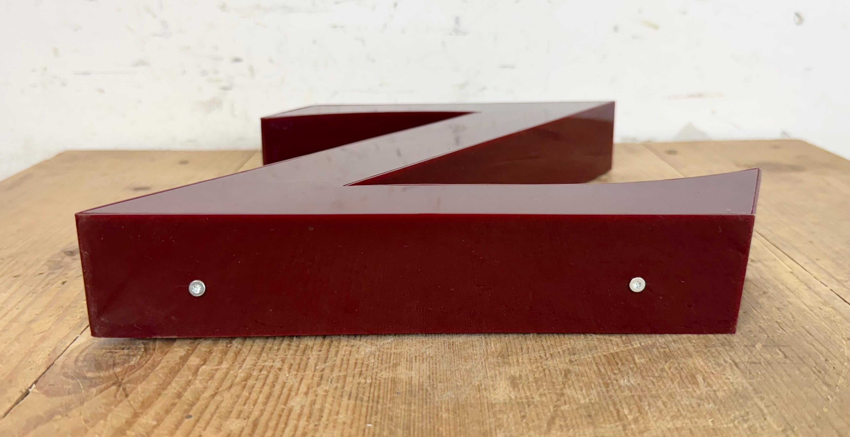 Plastique Lettre Z vintage illuminée en rouge foncé, années 1980 en vente