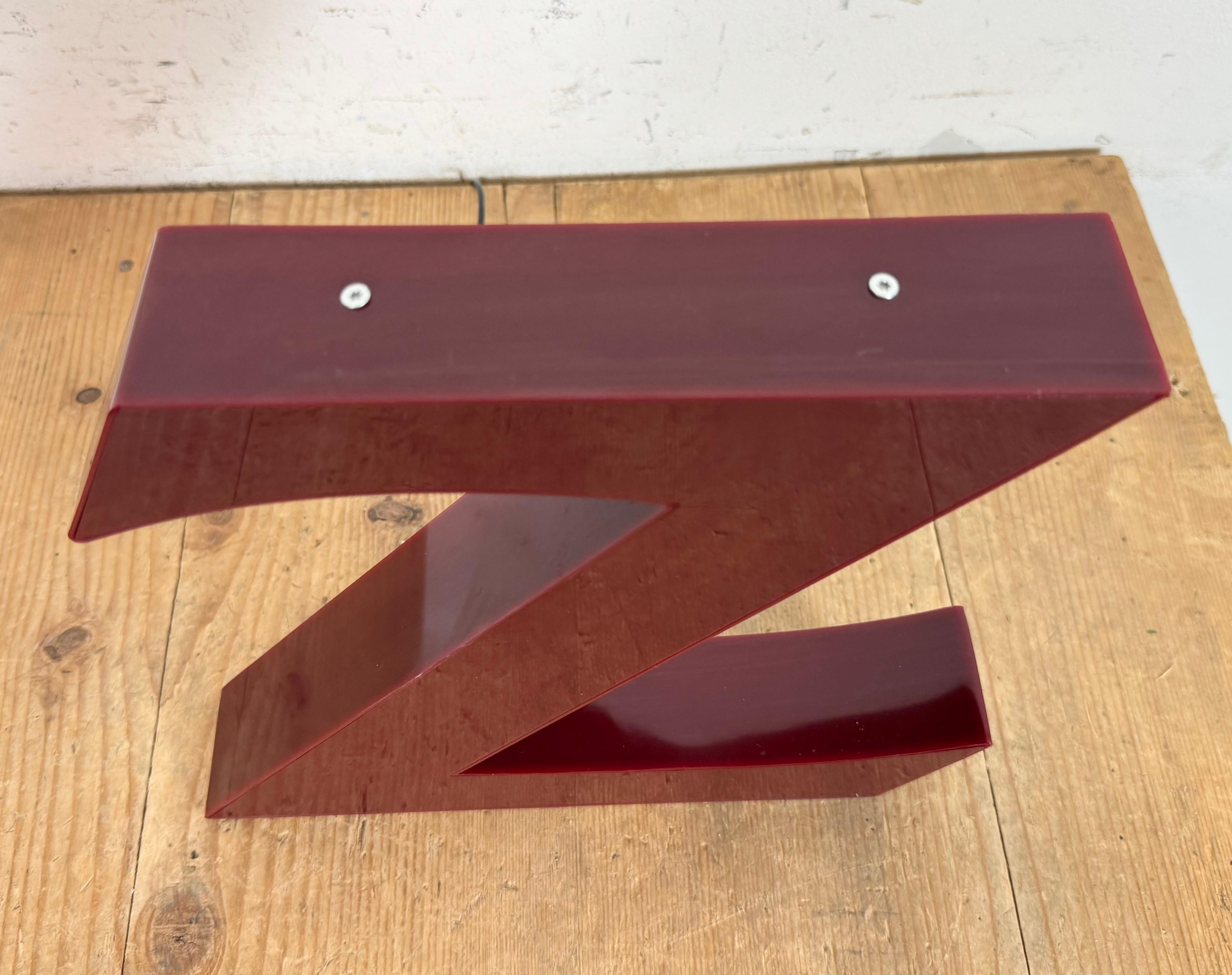 Lettre Z vintage illuminée en rouge foncé, années 1980 en vente 1