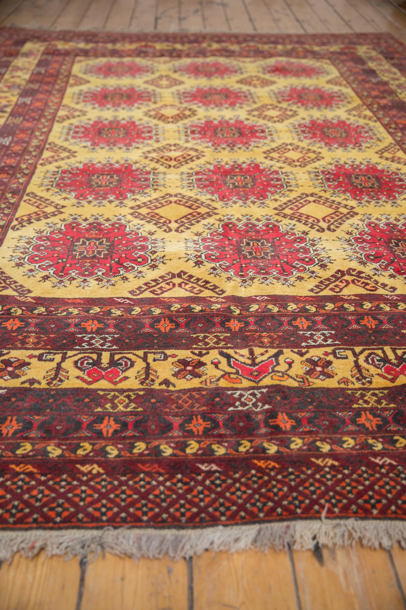 Vintage Daulatabad Carpet In Good Condition For Sale In Katonah, NY