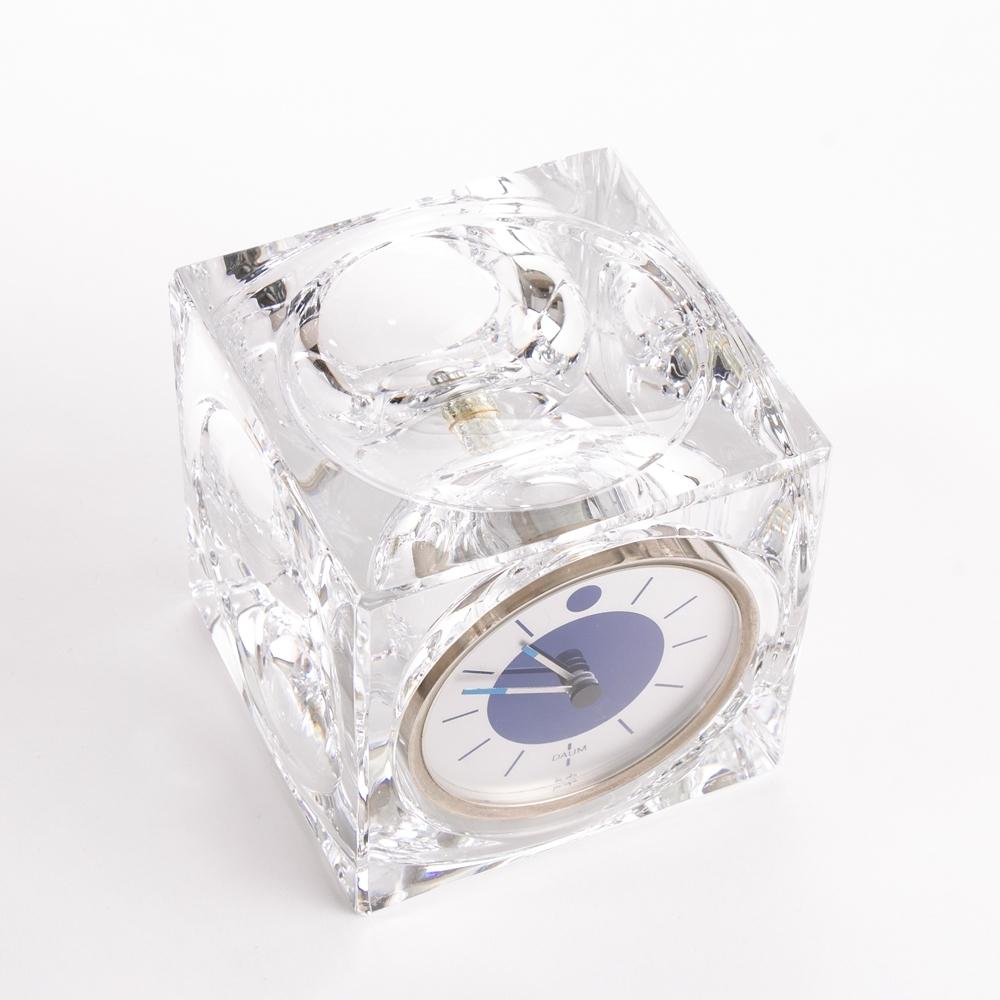 European Vintage Daum Lead Crystal Cube Desk Clock, c.1970 For Sale