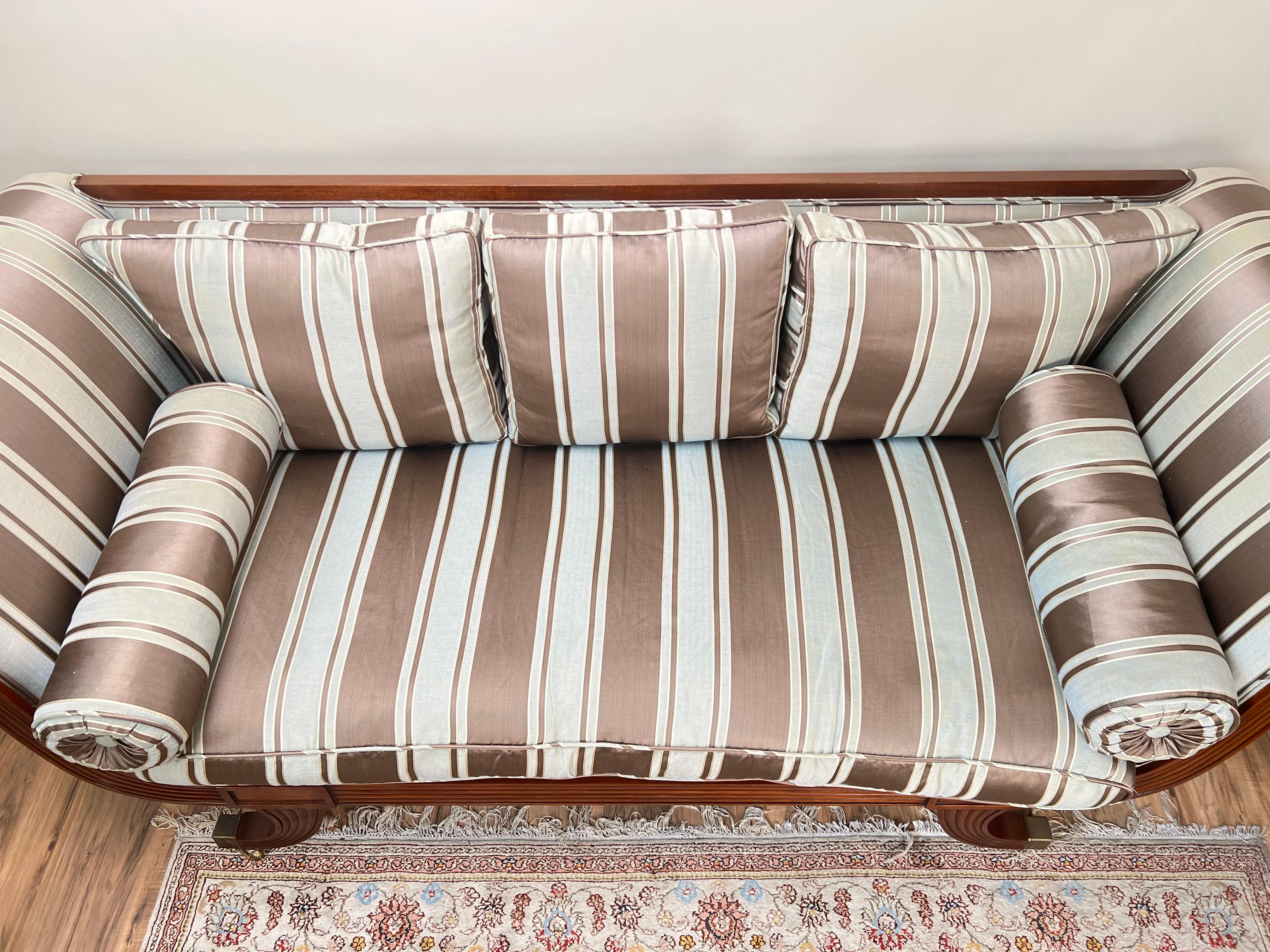Divano vintage in stile Reggenza in mogano di David Salmon Furnishers in vendita 1
