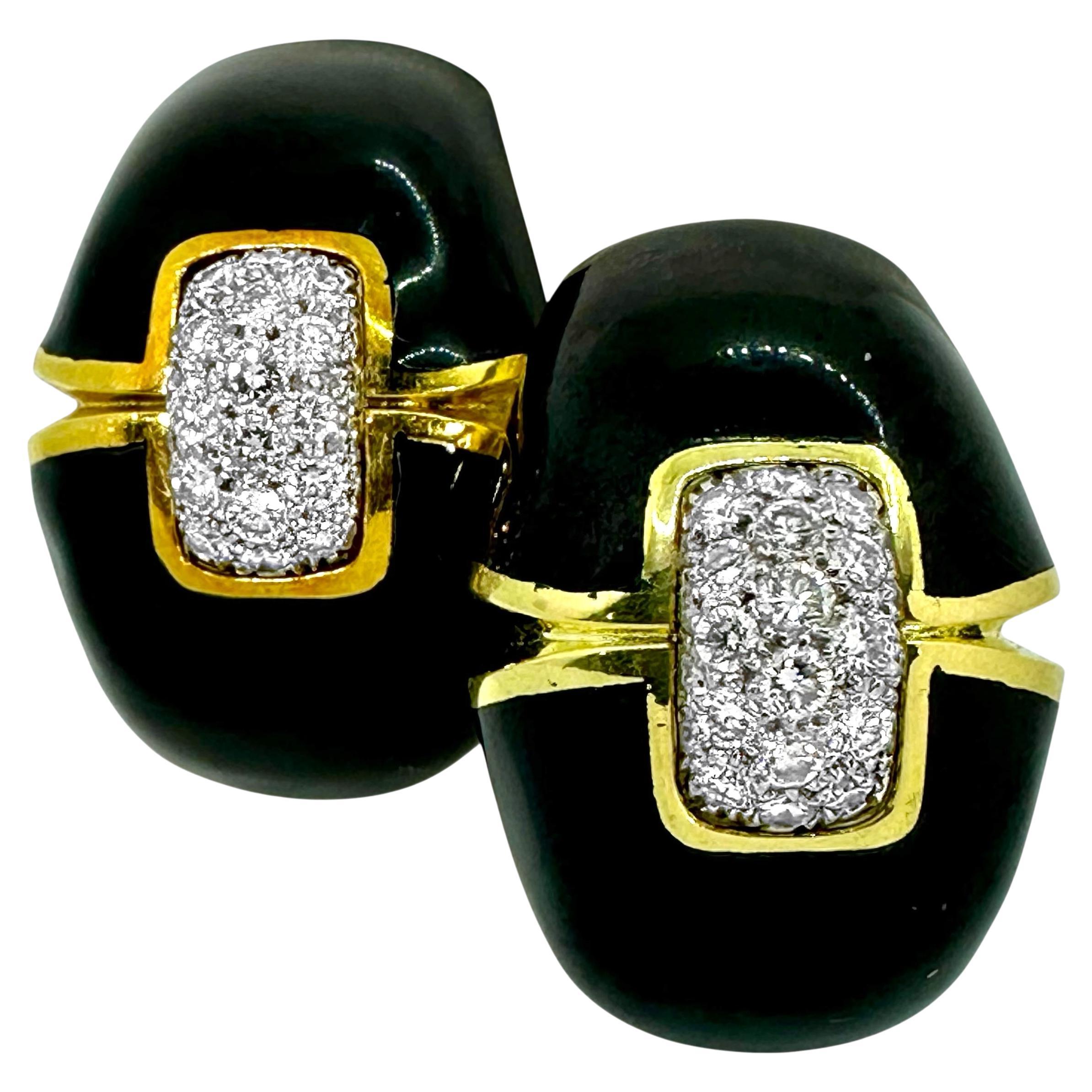 Boucles d
oreilles vintage en or 18K de David David Goldes, émail noir et diamants