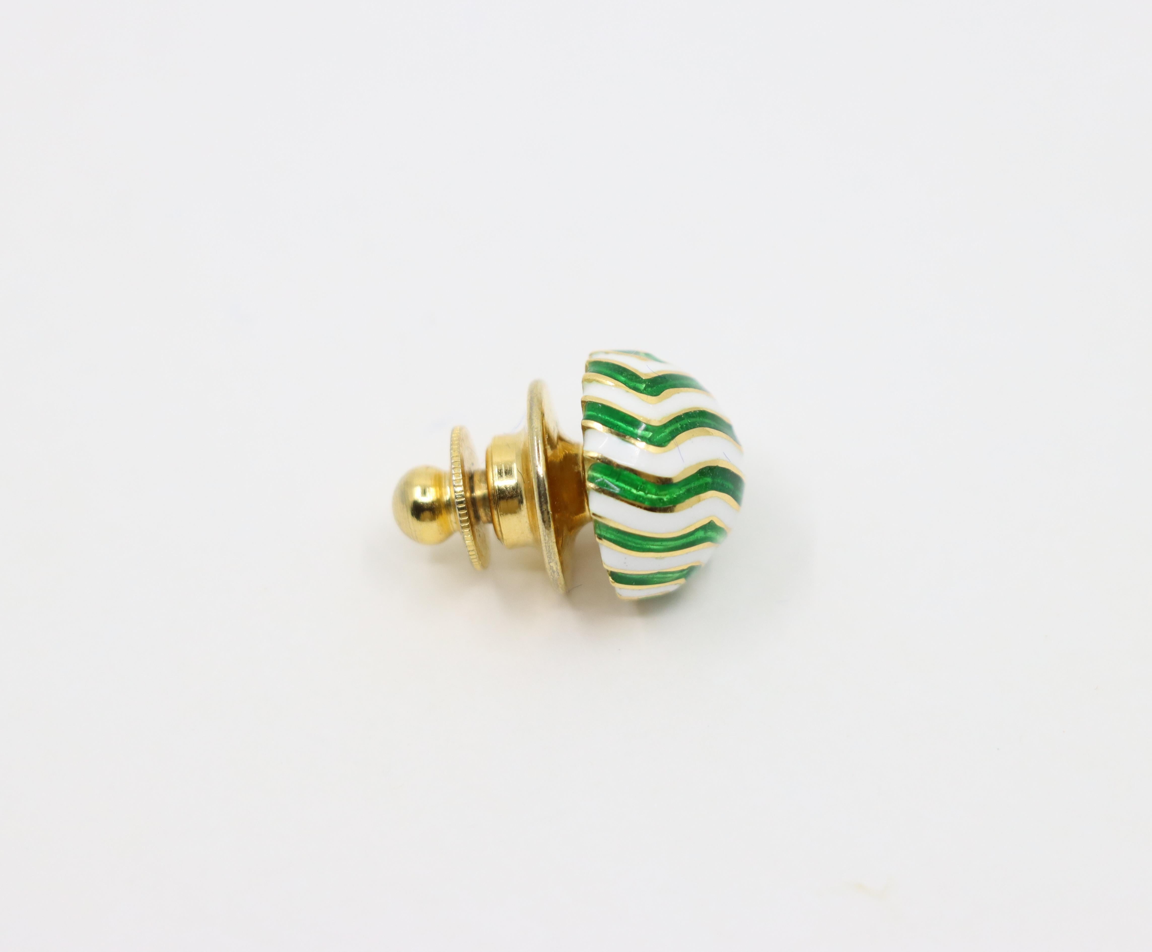 Gemelli vintage David Webb in oro 18 carati con smalto verde e bianco in vendita 4