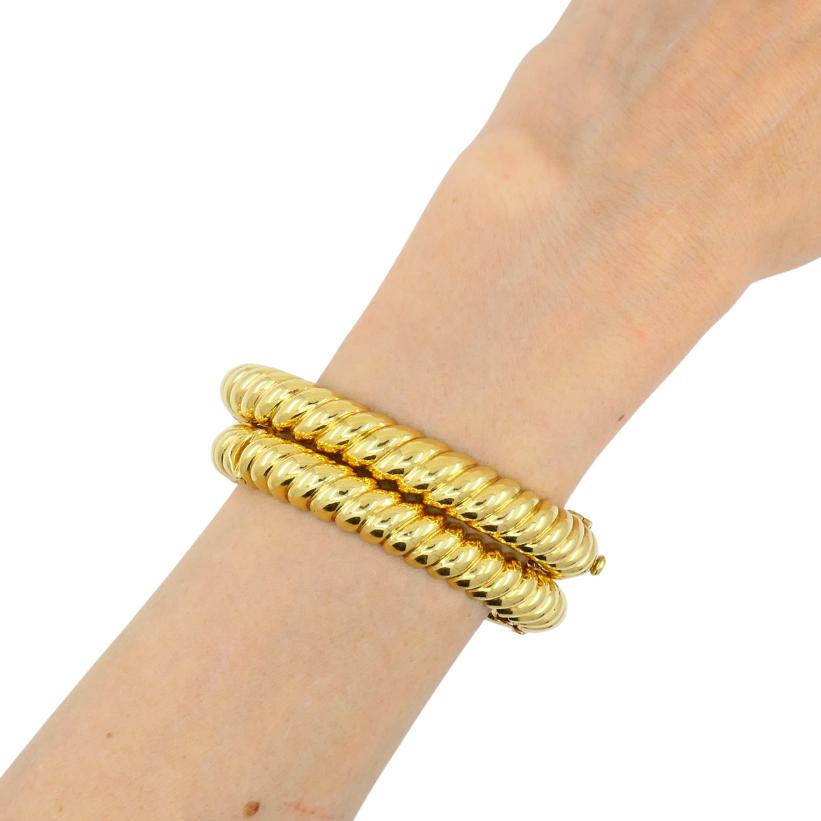 Paire de bracelets vintage en or 18k de David David en vente 6