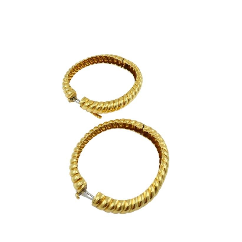 Paire de bracelets vintage en or 18k de David David en vente 4