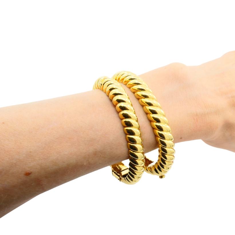 Paire de bracelets vintage en or 18k de David David en vente 5