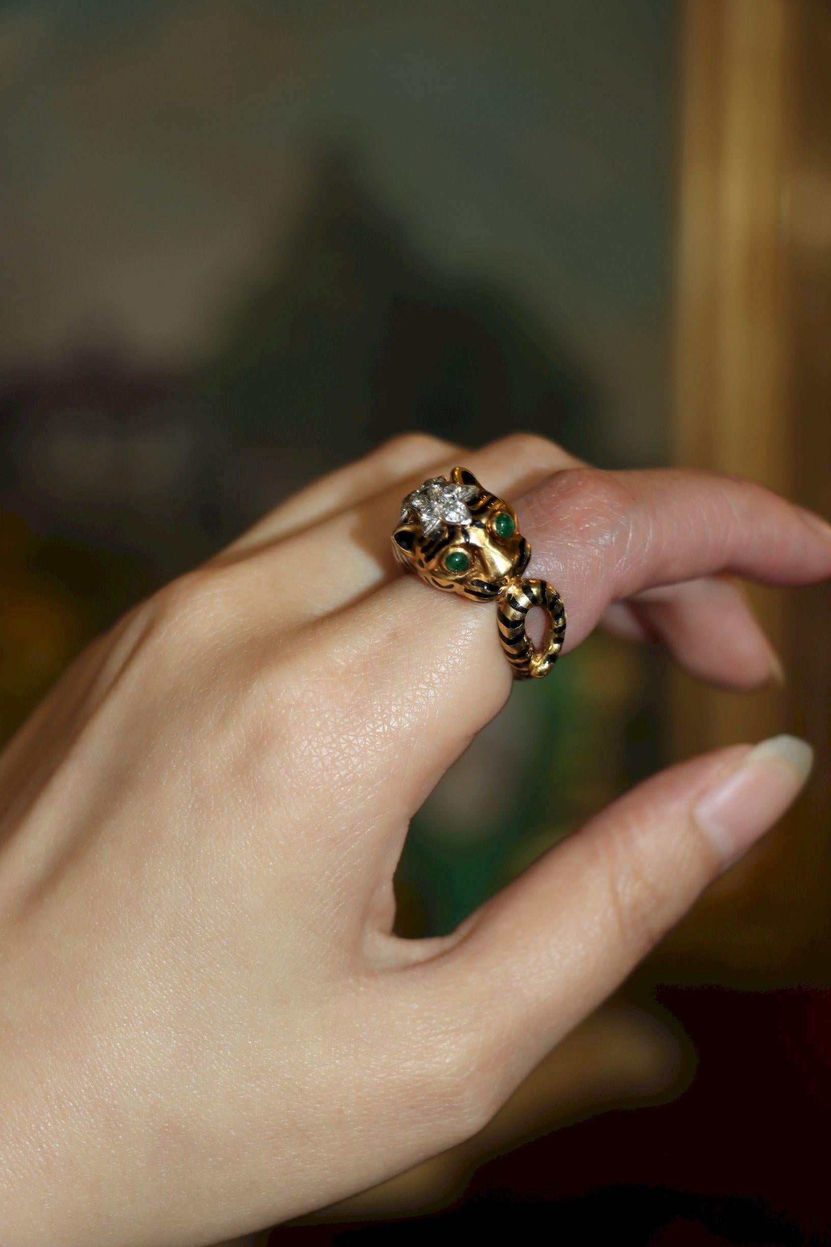 Brilliant Cut Vintage David Webb 18K Gold & Platinum Diamonds Emerald Tiger Ring For Sale