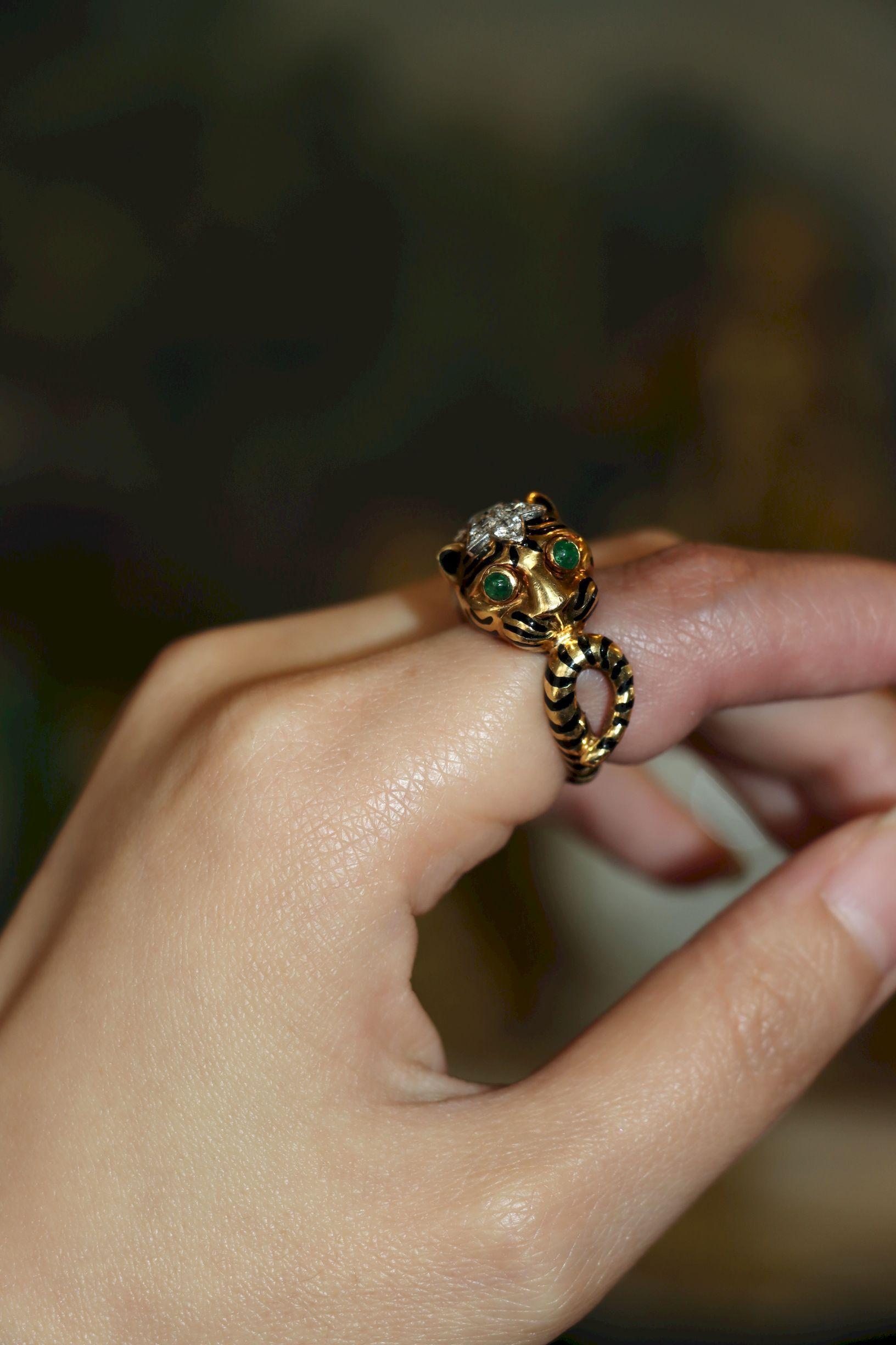 Vintage David Webb 18K Gold & Platinum Diamonds Emerald Tiger Ring In Good Condition For Sale In Flushing, NY