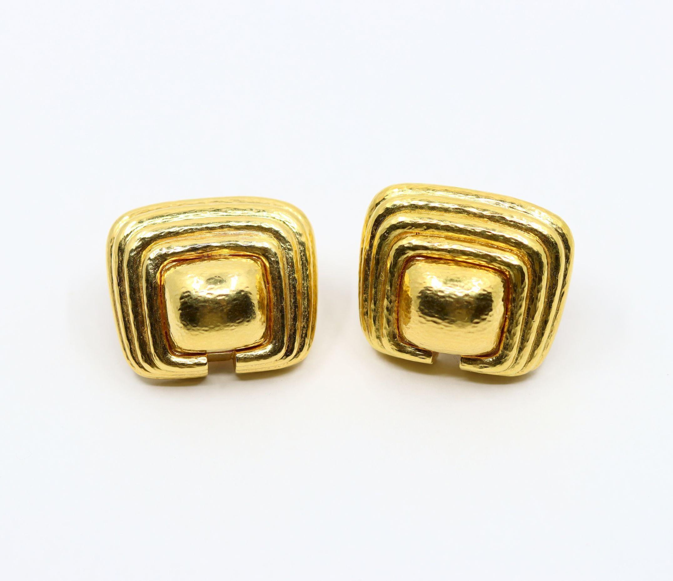 Vintage David Webb 18K Gold Textured Earring For Sale 1
