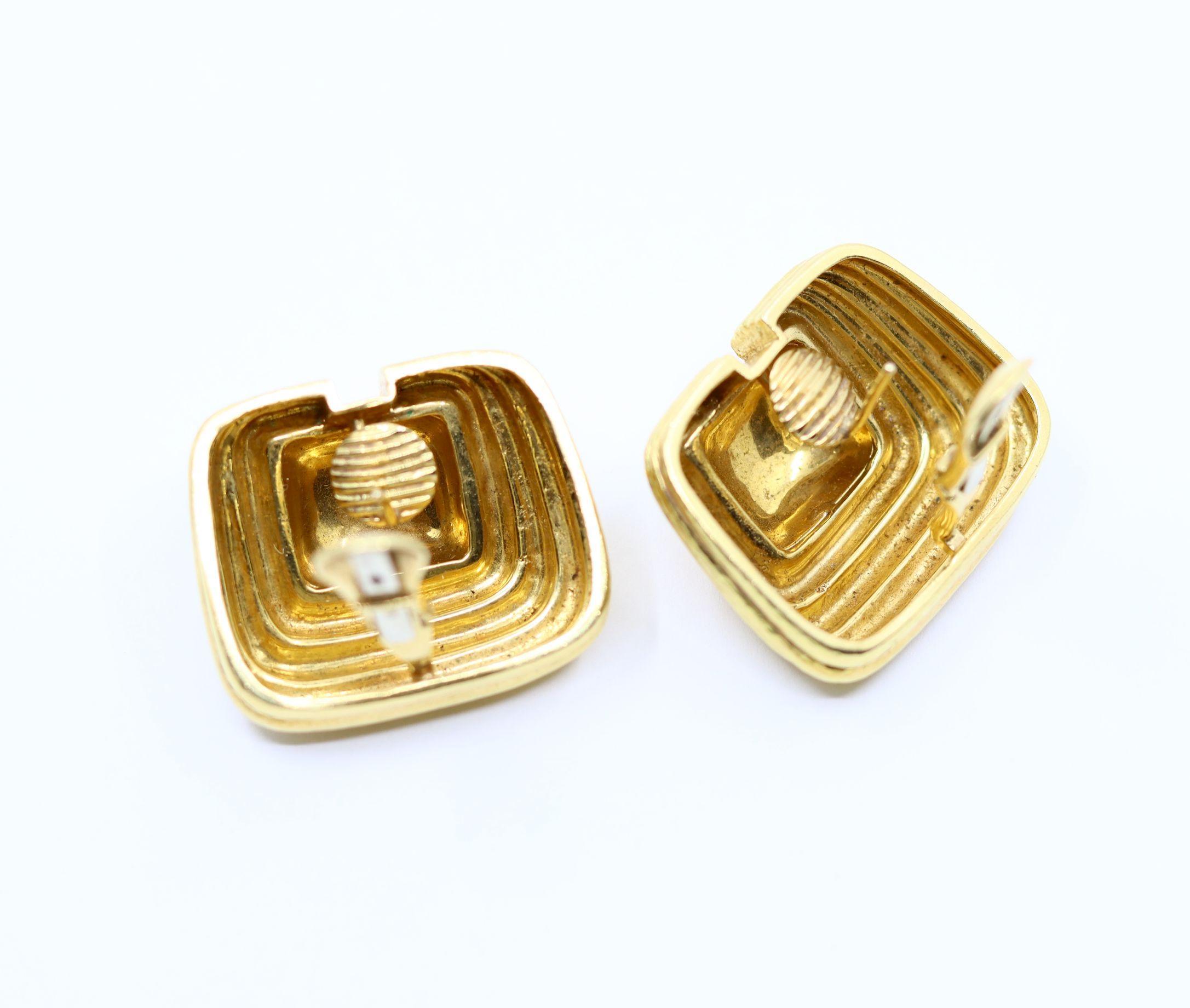 Vintage David Webb 18K Gold Textured Earring For Sale 4