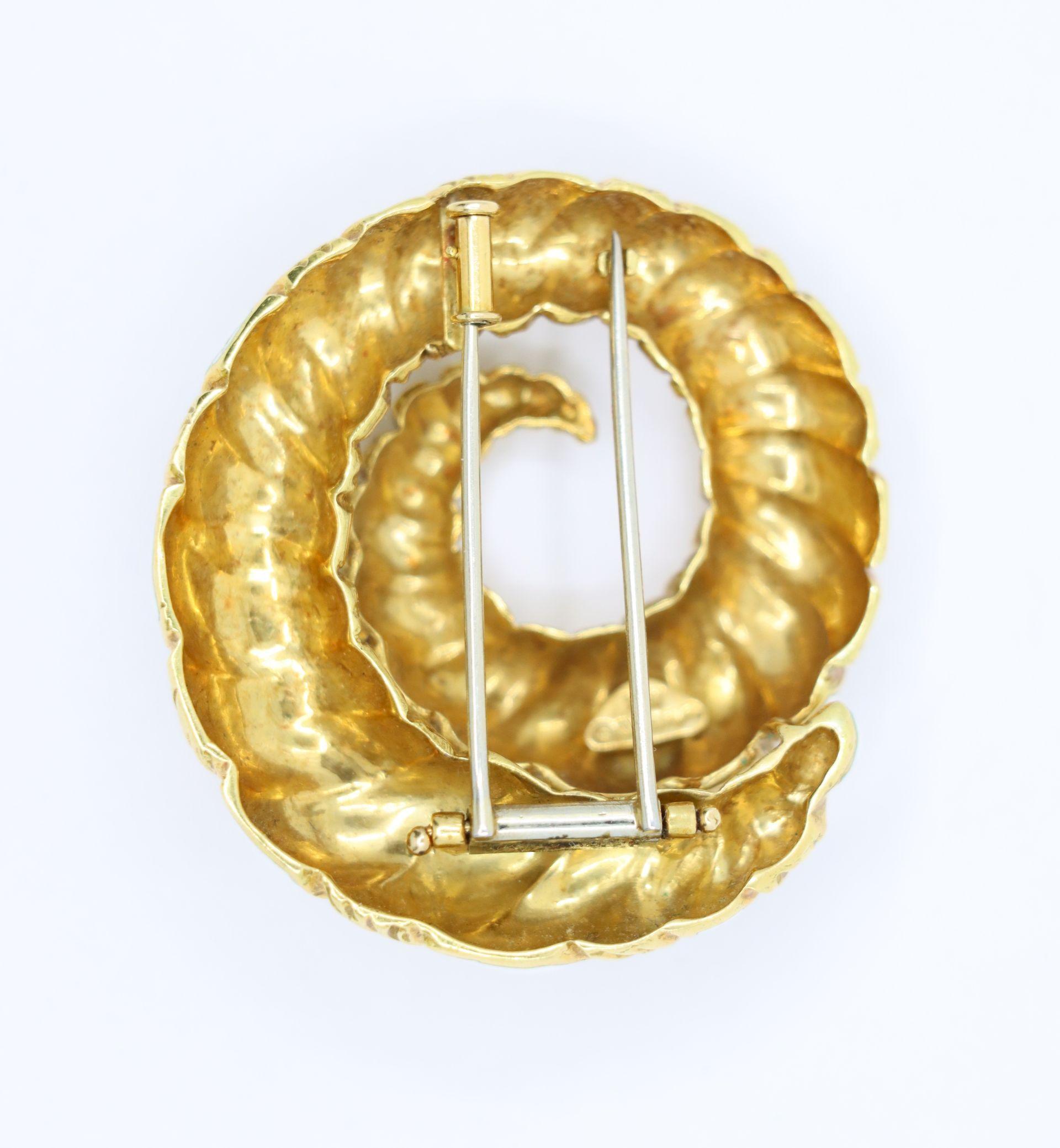 Broche Vintage David David Goldes 18K White Enamel Swirl Brooch en vente 5