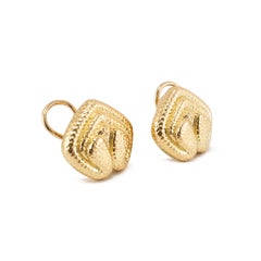 Vintage David Webb 18K Yellow Gold Hammered Clip on Earrings
