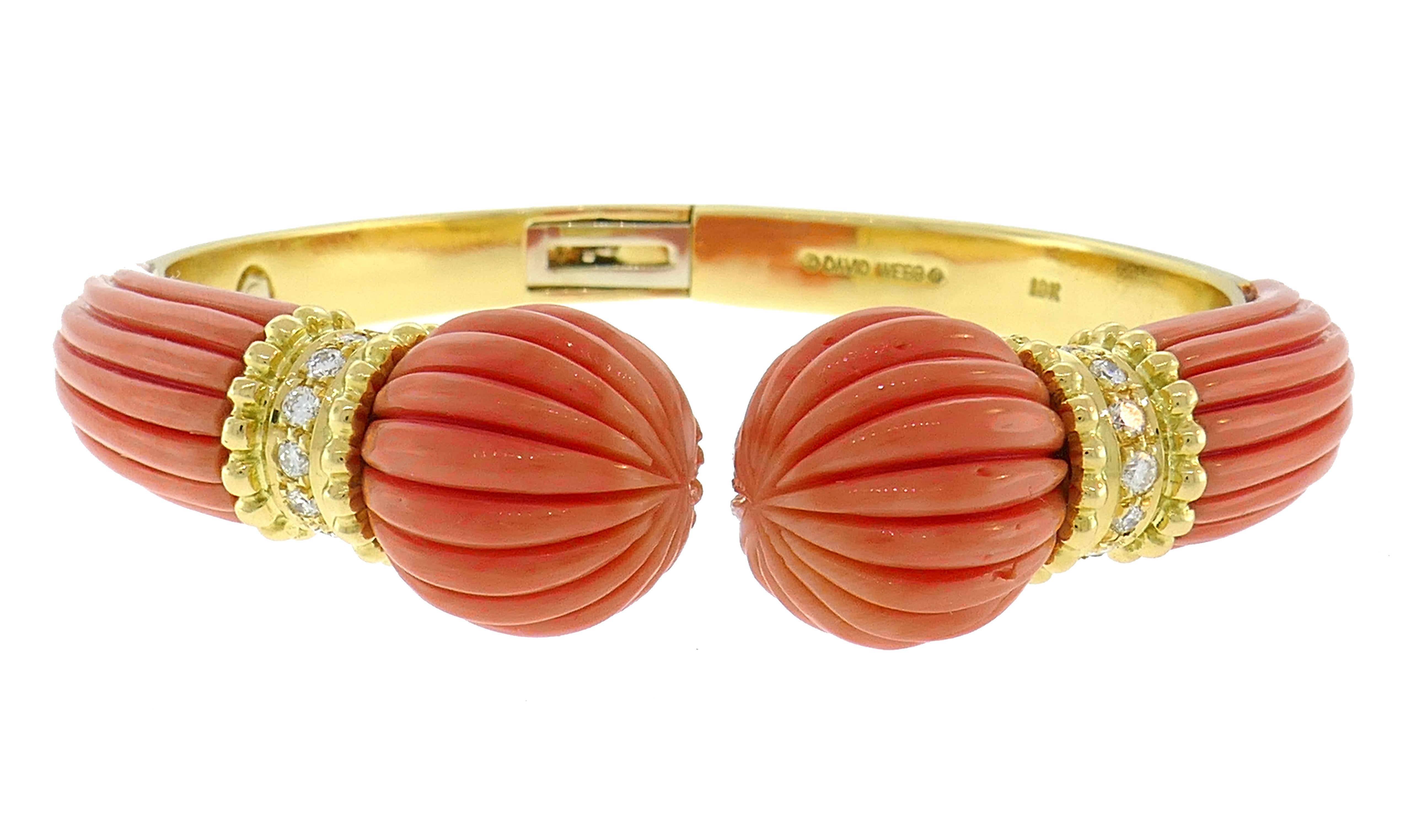 Vintage David Webb Coral Gold Bangle Bracelet In Good Condition In Beverly Hills, CA