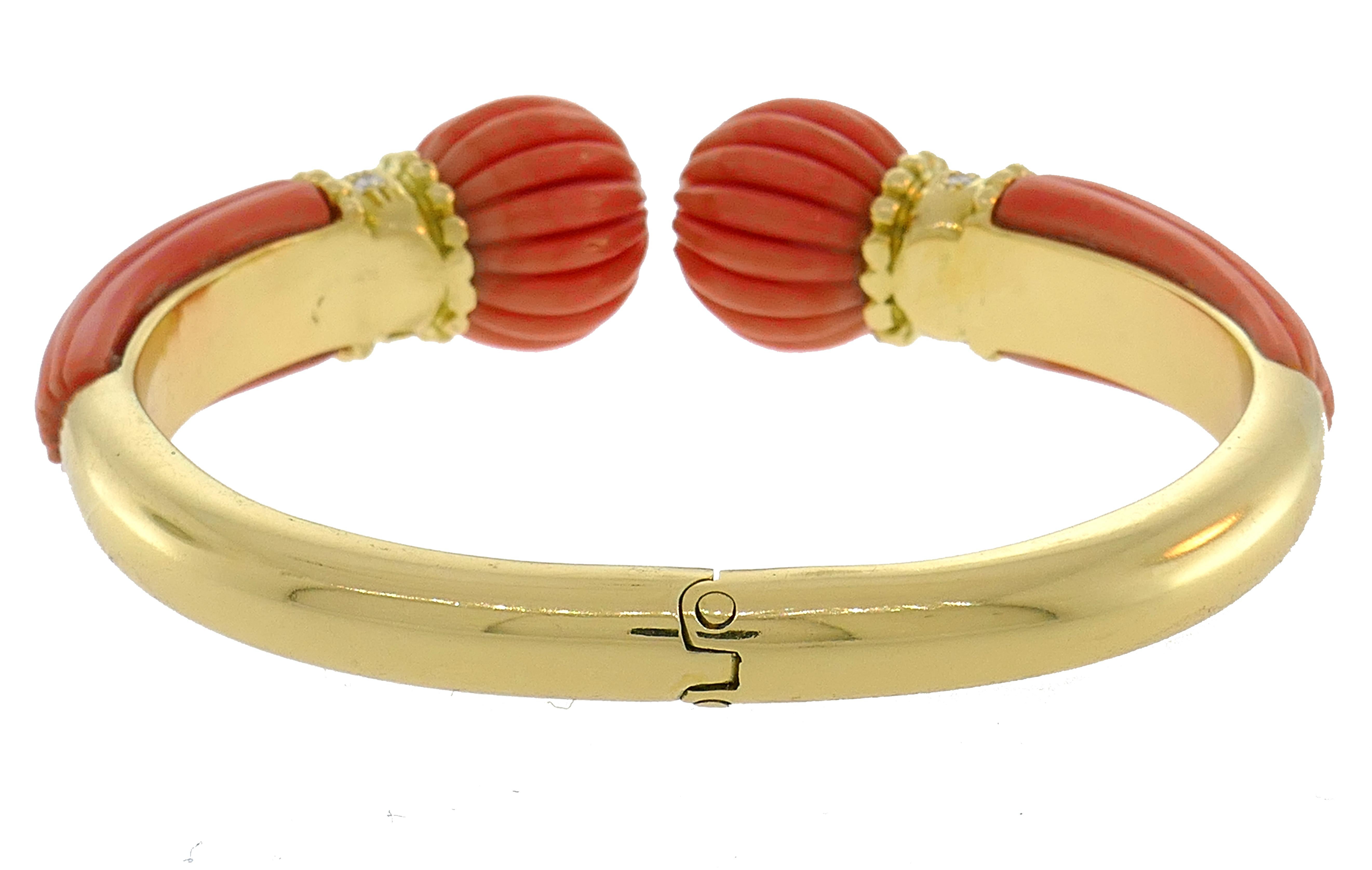 Vintage David Webb Coral Gold Bangle Bracelet 1