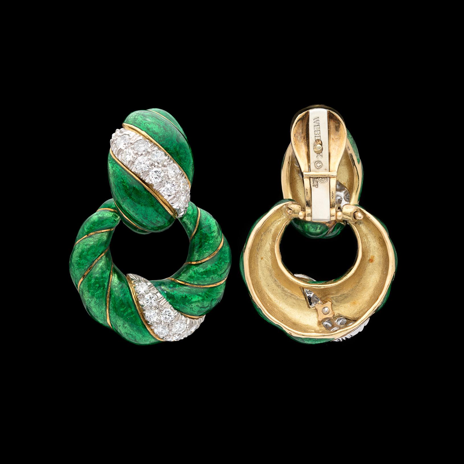 Taille ronde Boucles d'oreilles tapant de porte vintage en diamant et émail de David Webb en vente
