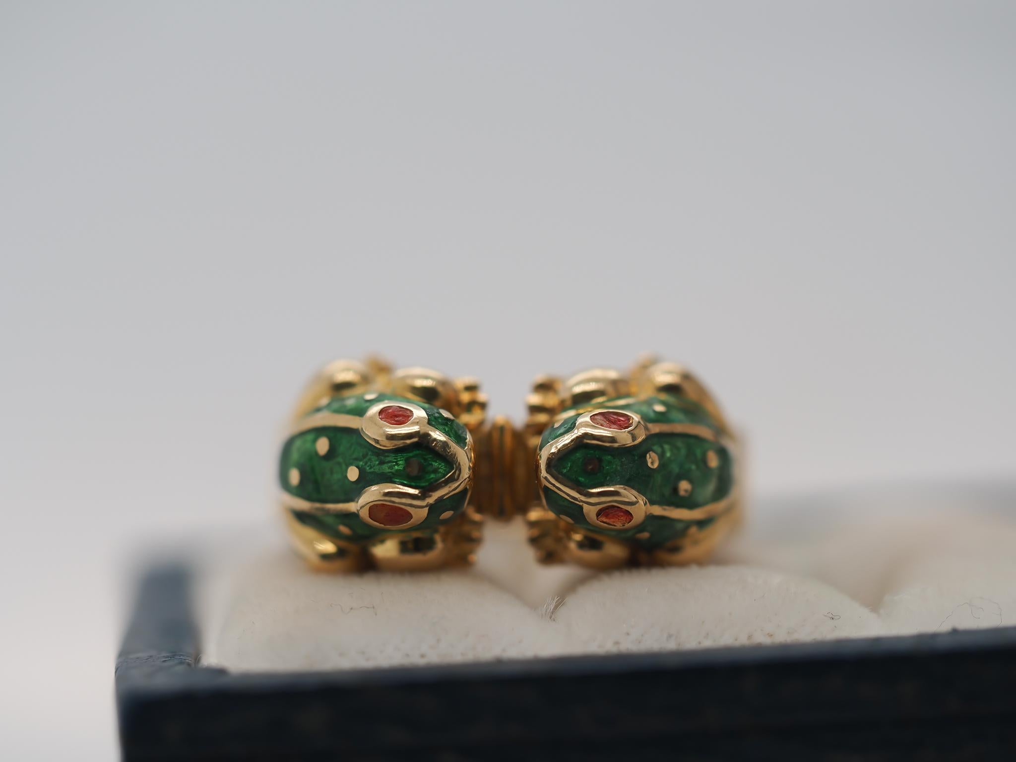 Vintage David Webb Double Frog Ring in 18K Yellow Gold For Sale 3