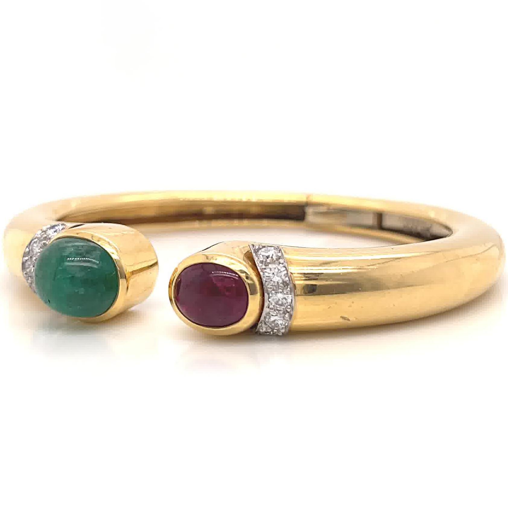 Vintage David Webb Emerald Ruby Diamond Gold Bangle In Excellent Condition In Beverly Hills, CA