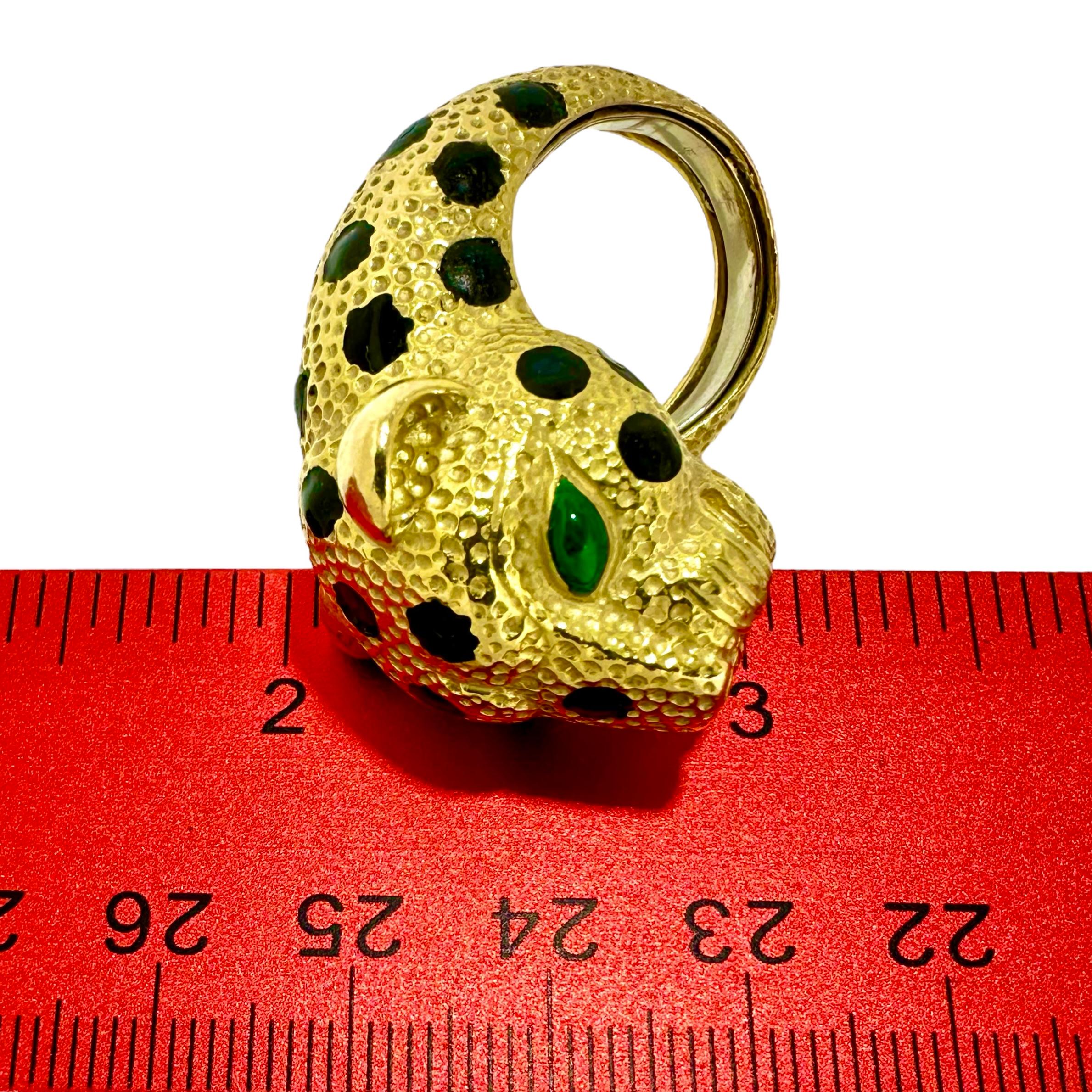 Vintage David Webb Leopard Ring in 18K Yellow Gold and Enamel For Sale 6