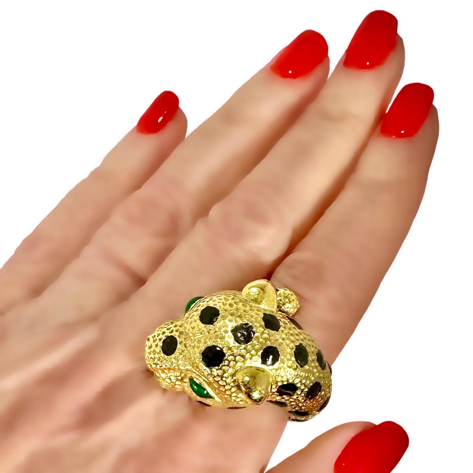 Vintage David Webb Leopard Ring in 18K Yellow Gold and Enamel For Sale 8