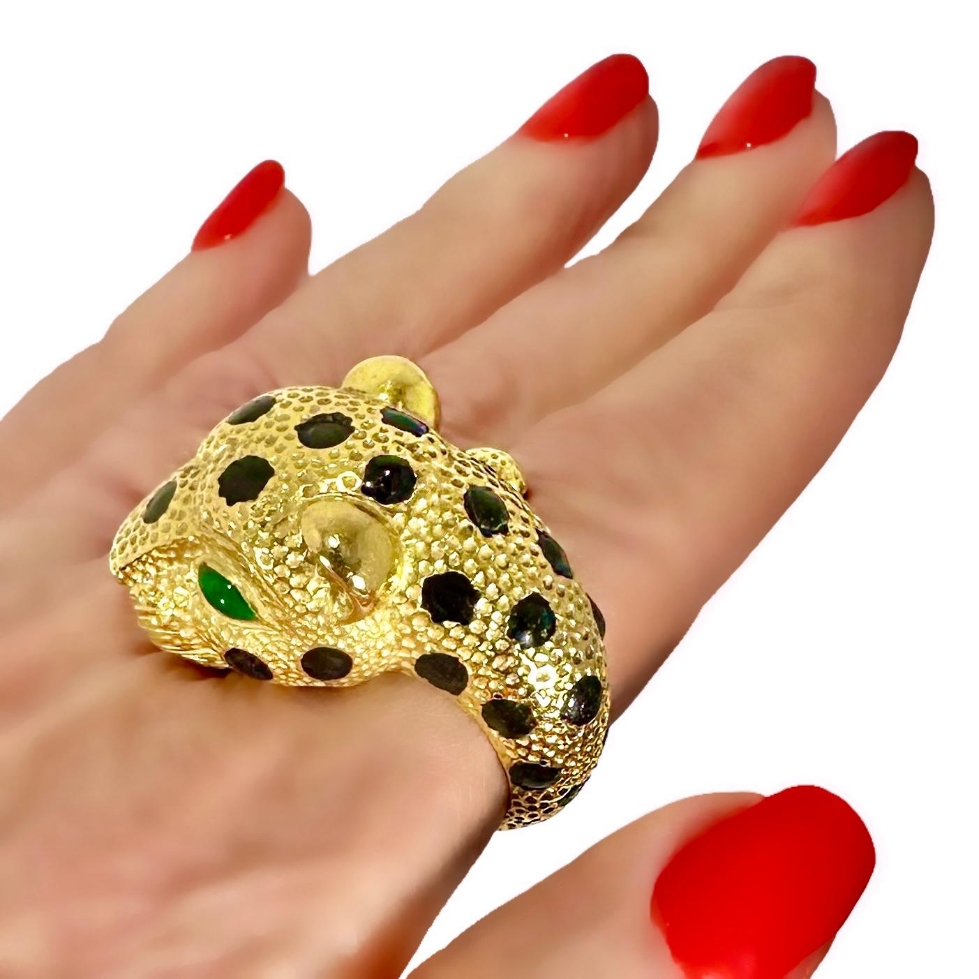 Vintage David Webb Leopard Ring in 18K Yellow Gold and Enamel For Sale 9