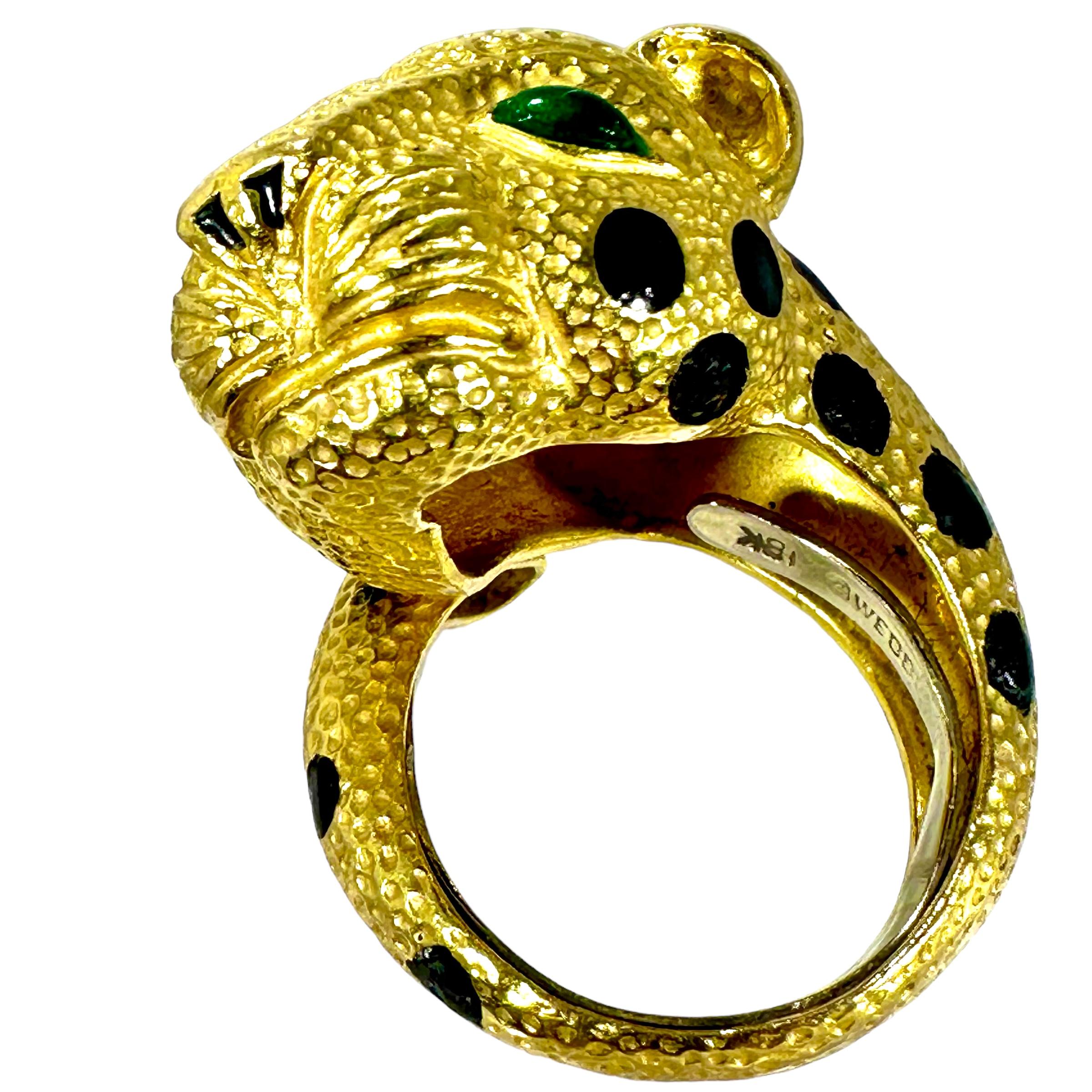 Vintage David Webb Leopard Ring in 18K Yellow Gold and Enamel In Good Condition For Sale In Palm Beach, FL