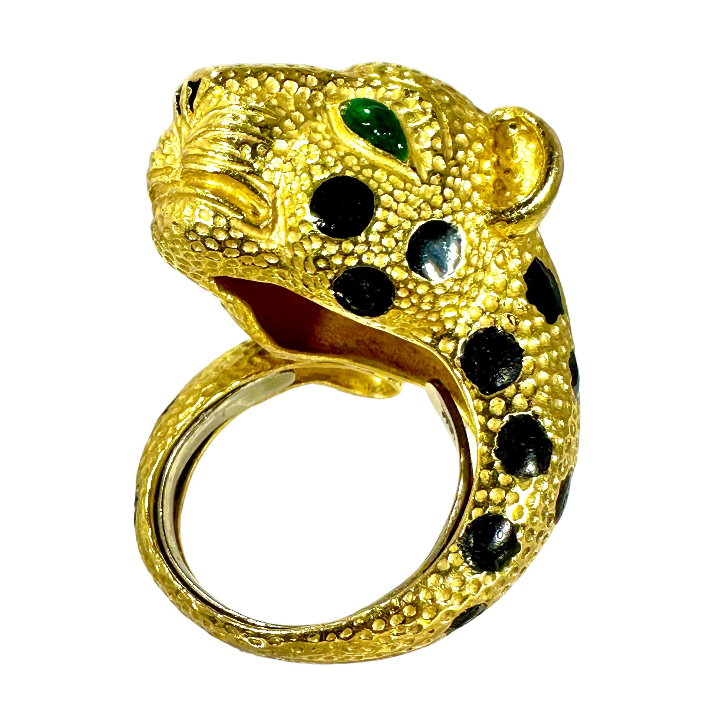 Women's or Men's Vintage David Webb Leopard Ring in 18K Yellow Gold and Enamel For Sale
