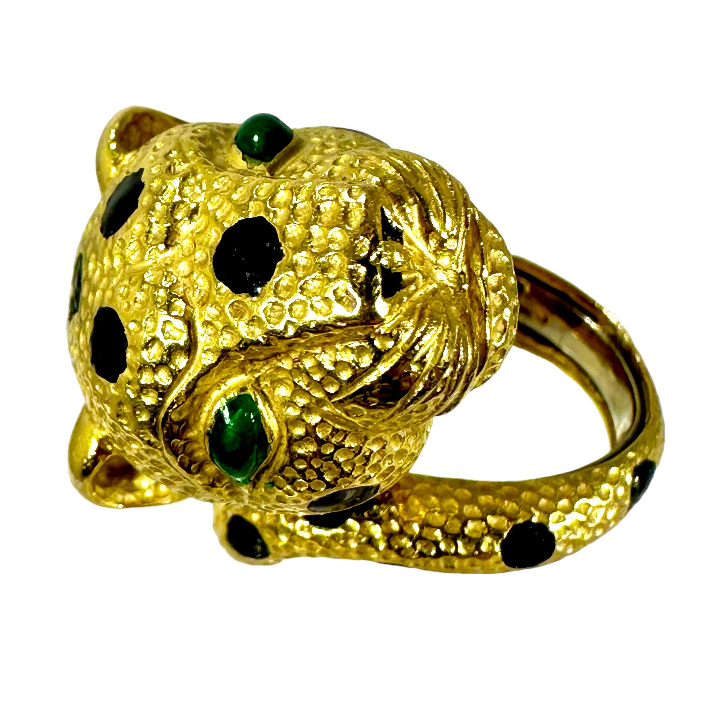 Vintage David Webb Leopard Ring in 18K Yellow Gold and Enamel For Sale 3