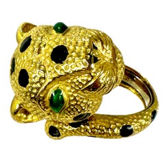 Vintage David Webb Leopard Ring in 18K Yellow Gold and Enamel