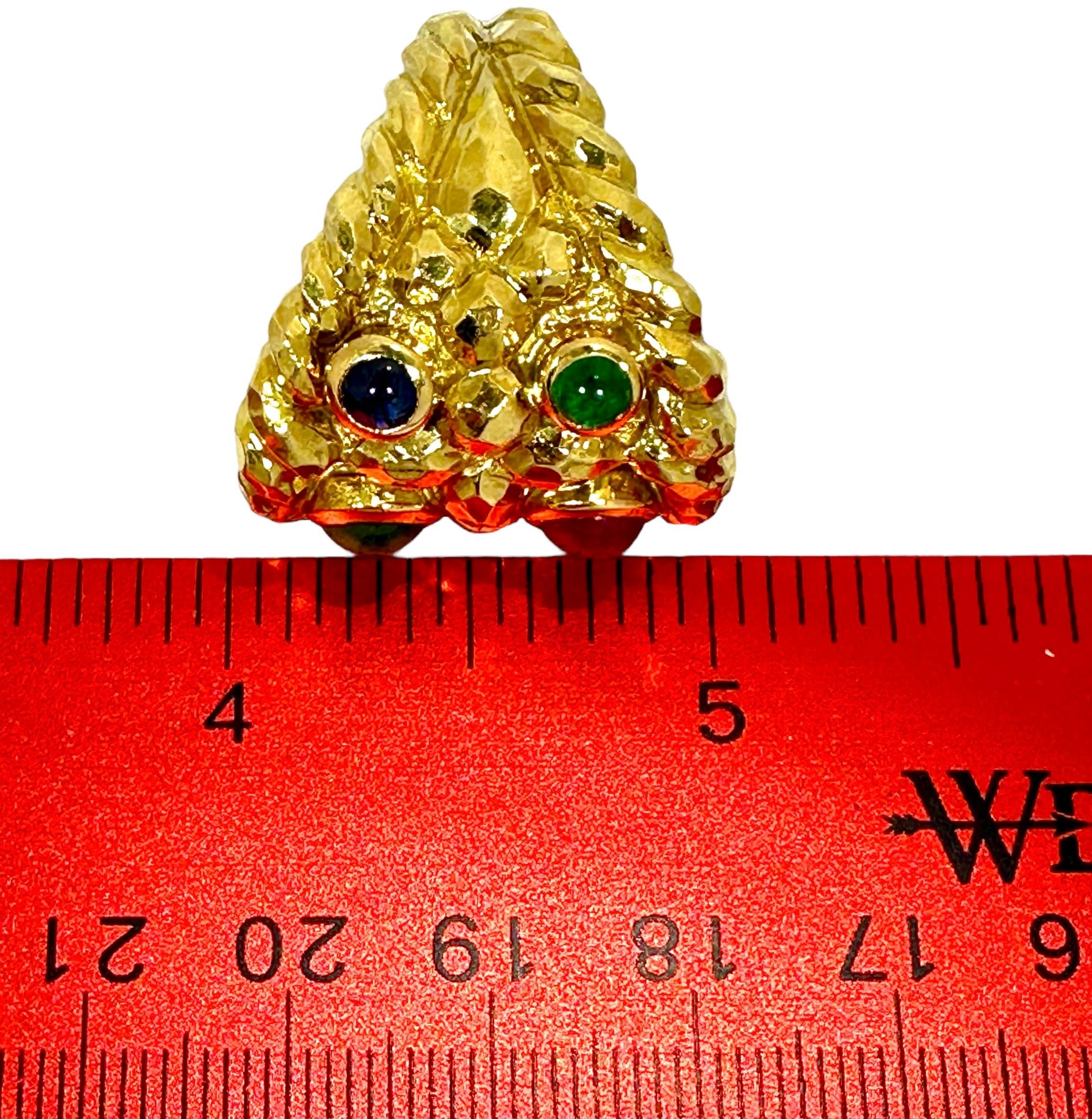 Vintage David Webb Yellow Gold Emerald, Sapphire and Ruby Ring 4