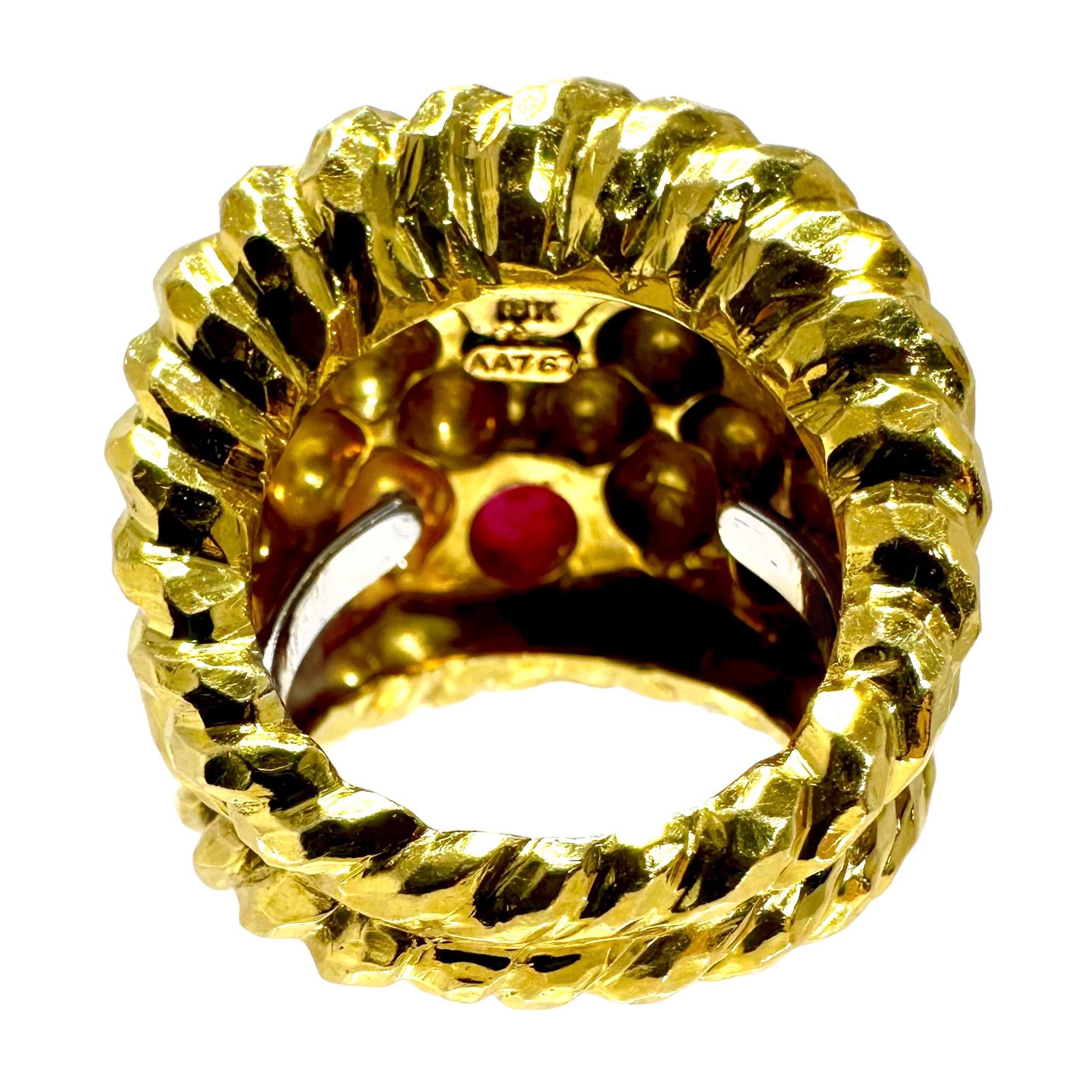 Vintage David Webb Yellow Gold Emerald, Sapphire and Ruby Ring In Good Condition In Palm Beach, FL