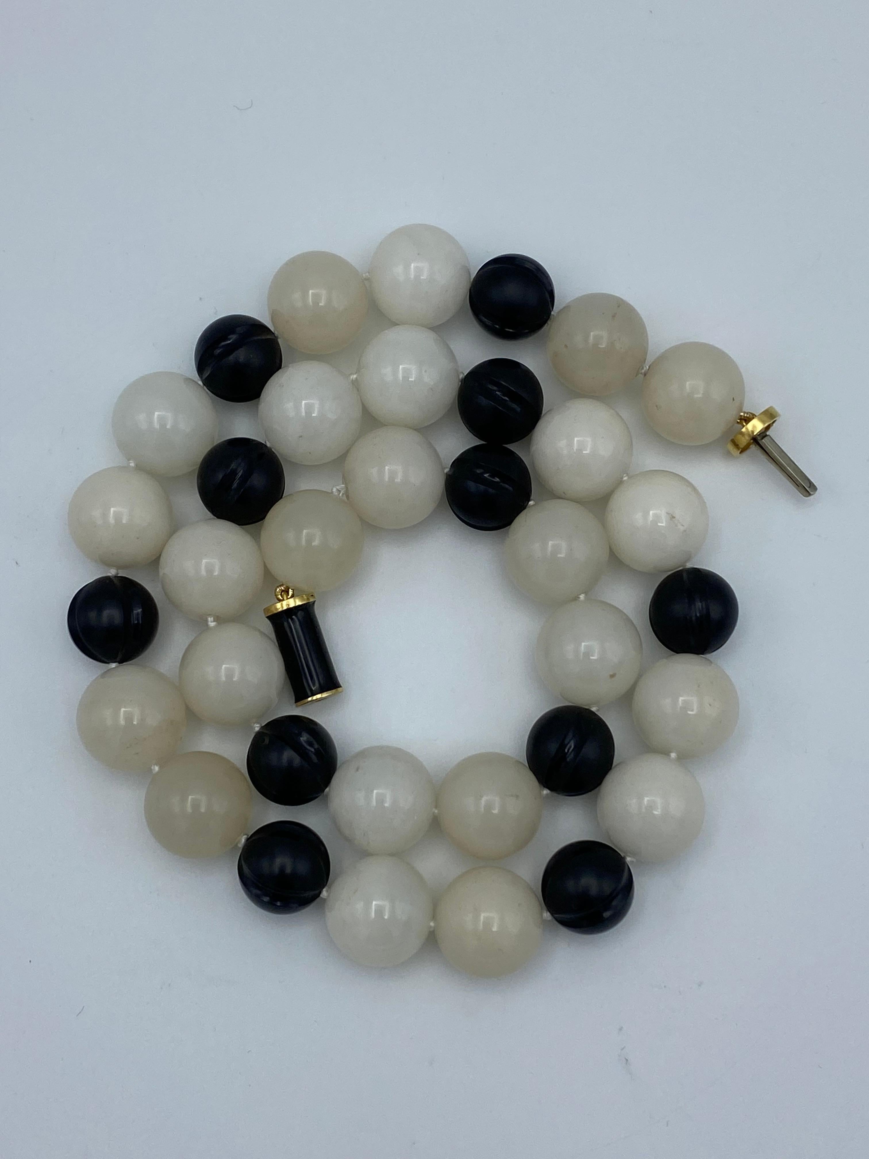 Round Cut Vintage David Webb Yellow Gold, Onyx and Quartz Bead Necklace