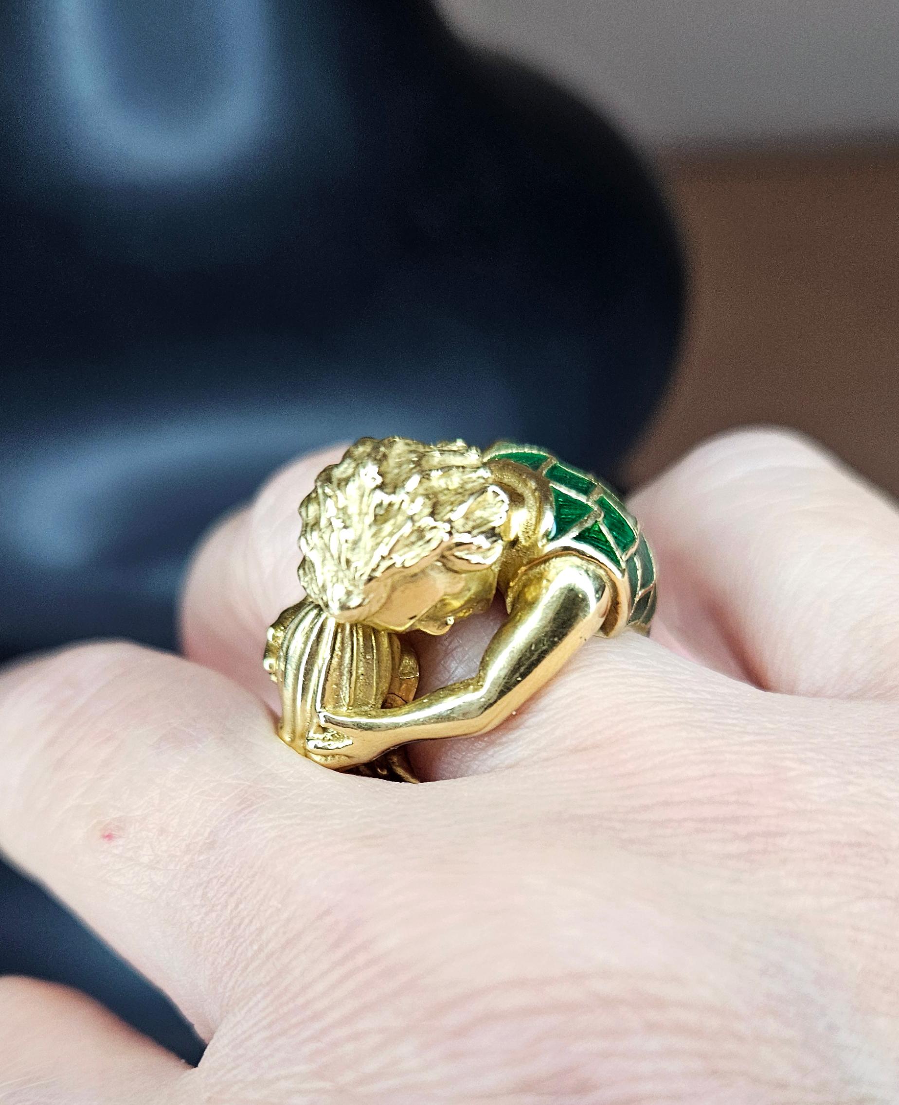 Vintage David Webb’s Aquarius Zodiac 18K Yellow Gold Green Enamel Ring, 1970s For Sale 11