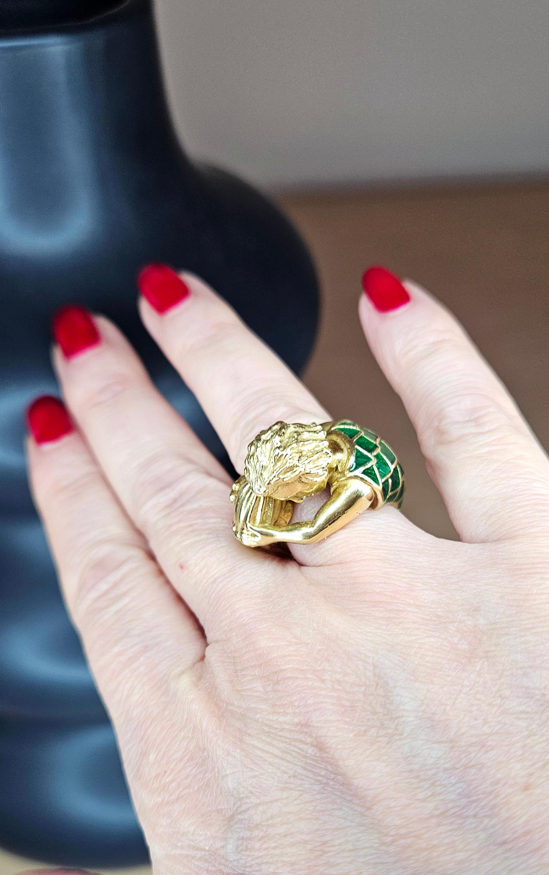 Vintage David Webb’s Aquarius Zodiac 18K Yellow Gold Green Enamel Ring, 1970s For Sale 12