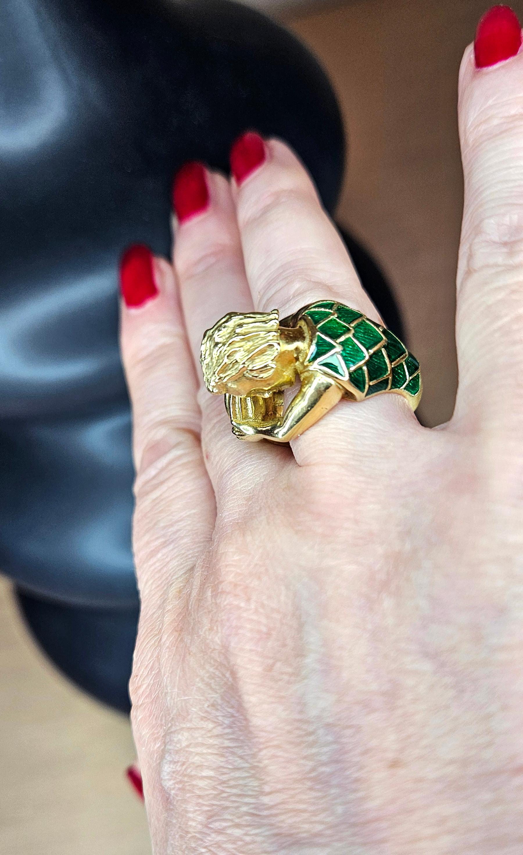 Vintage David Webb’s Aquarius Zodiac 18K Yellow Gold Green Enamel Ring, 1970s For Sale 13