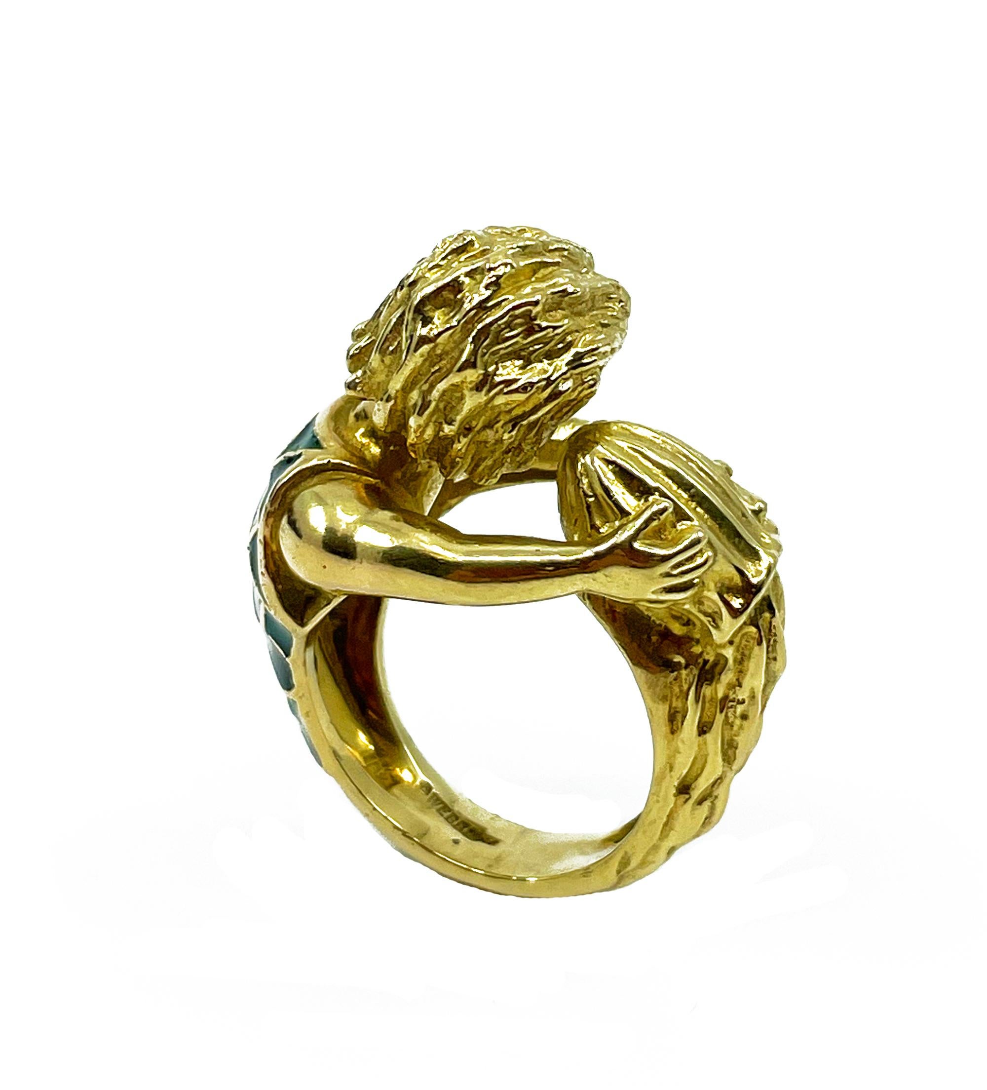 Vintage David Webb’s Aquarius Zodiac 18K Yellow Gold Green Enamel Ring, 1970s In Good Condition For Sale In New York, NY