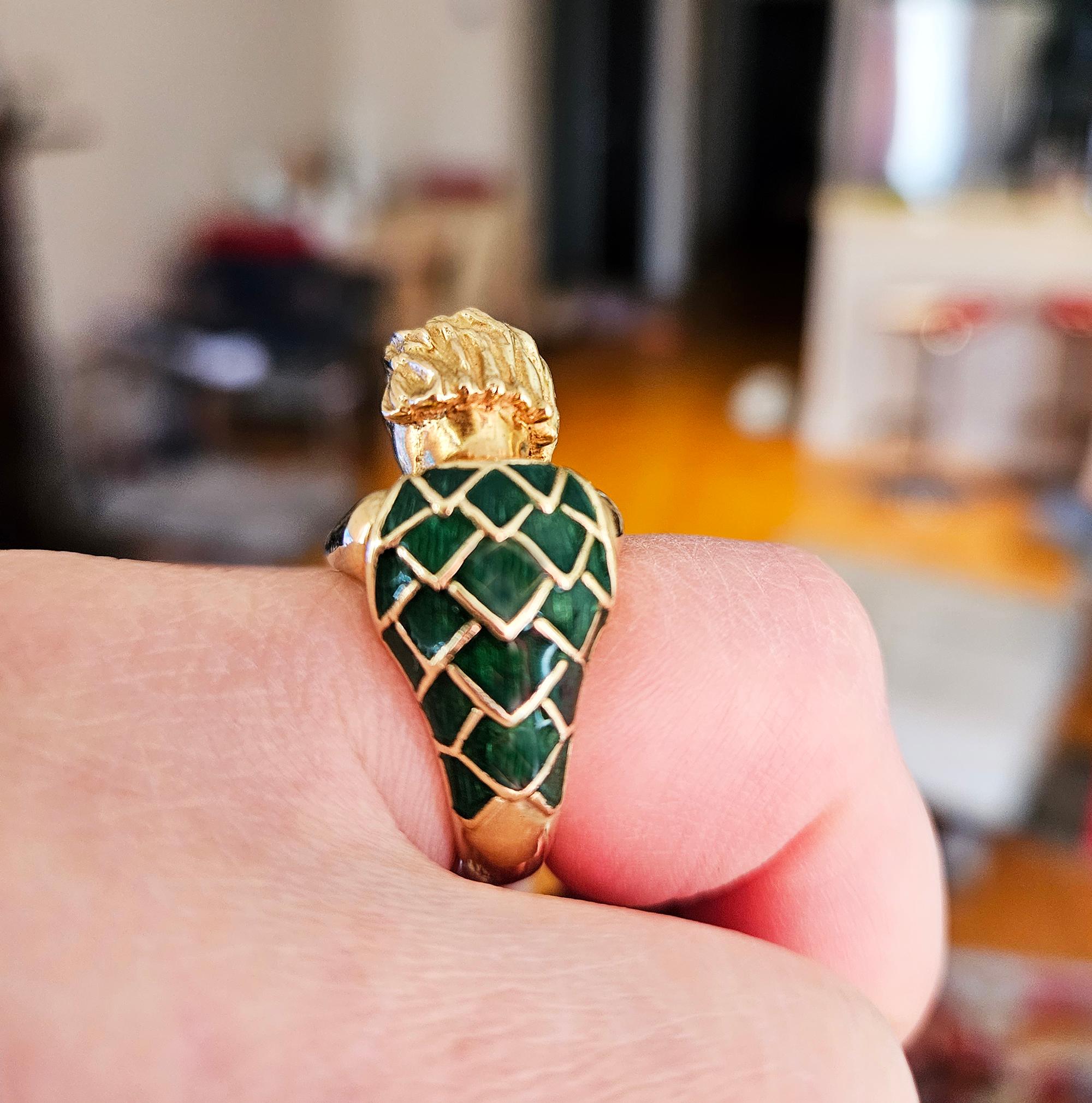 Vintage David Webb’s Aquarius Zodiac 18K Yellow Gold Green Enamel Ring, 1970s For Sale 2