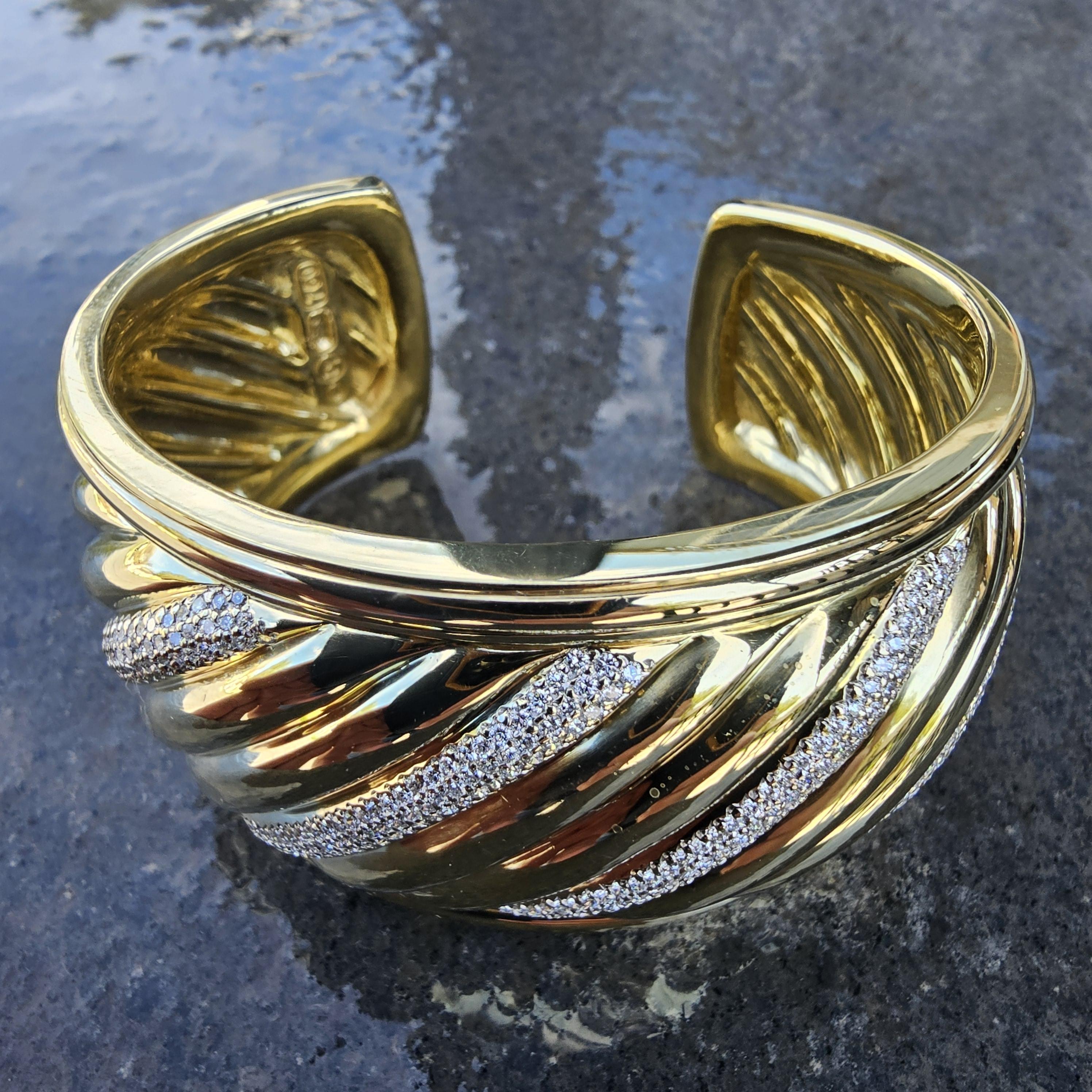 David Yurman d'epoca in oro massiccio 112g 18k Bracciale con 4 file di diamanti intagliati in vendita 7