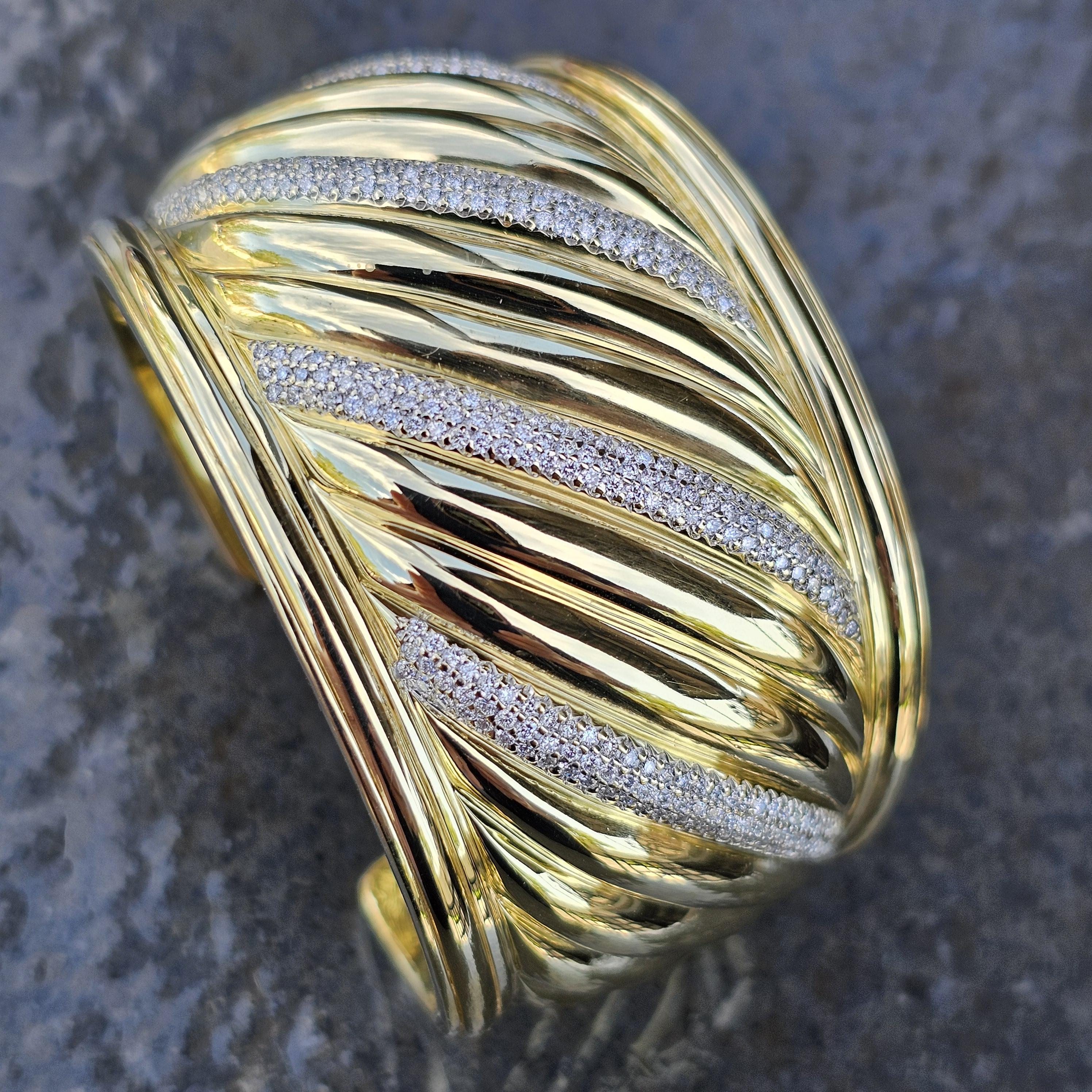 David Yurman d'epoca in oro massiccio 112g 18k Bracciale con 4 file di diamanti intagliati in vendita 4