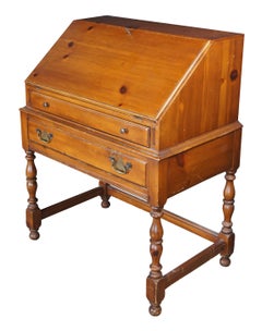 Davis Cabinet Co., Vintage-Schrank Sekretär aus amerikanischer Kiefer im Kolonialstil