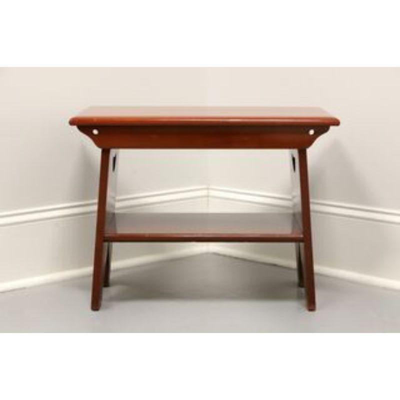 DAVIS CABINET Solid Cherry Country Style Small Bench Footstool In Good Condition For Sale In Charlotte, NC