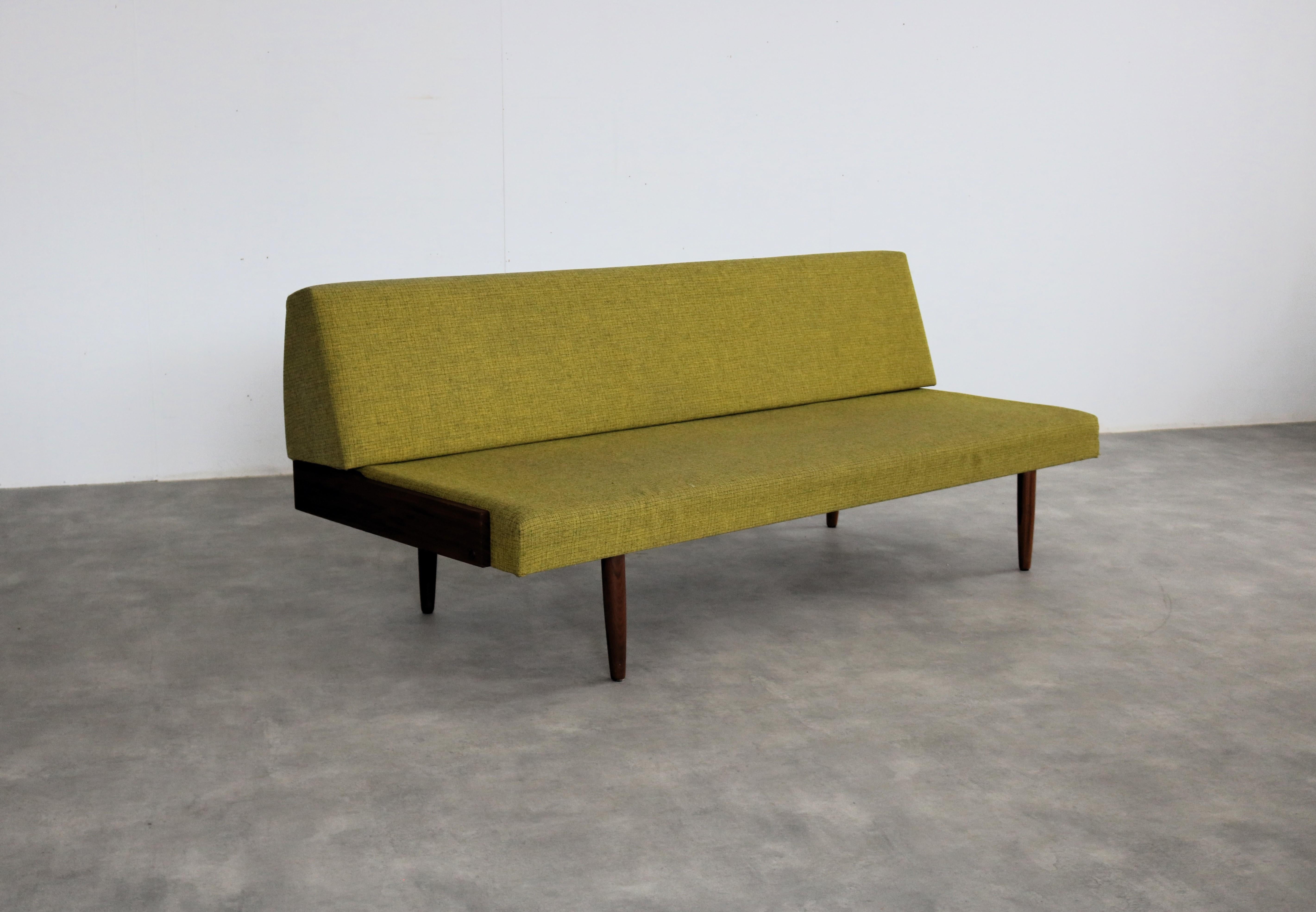 vintage daybed  bank  sofa  60s  Swedish In Good Condition In Lemmer, NL