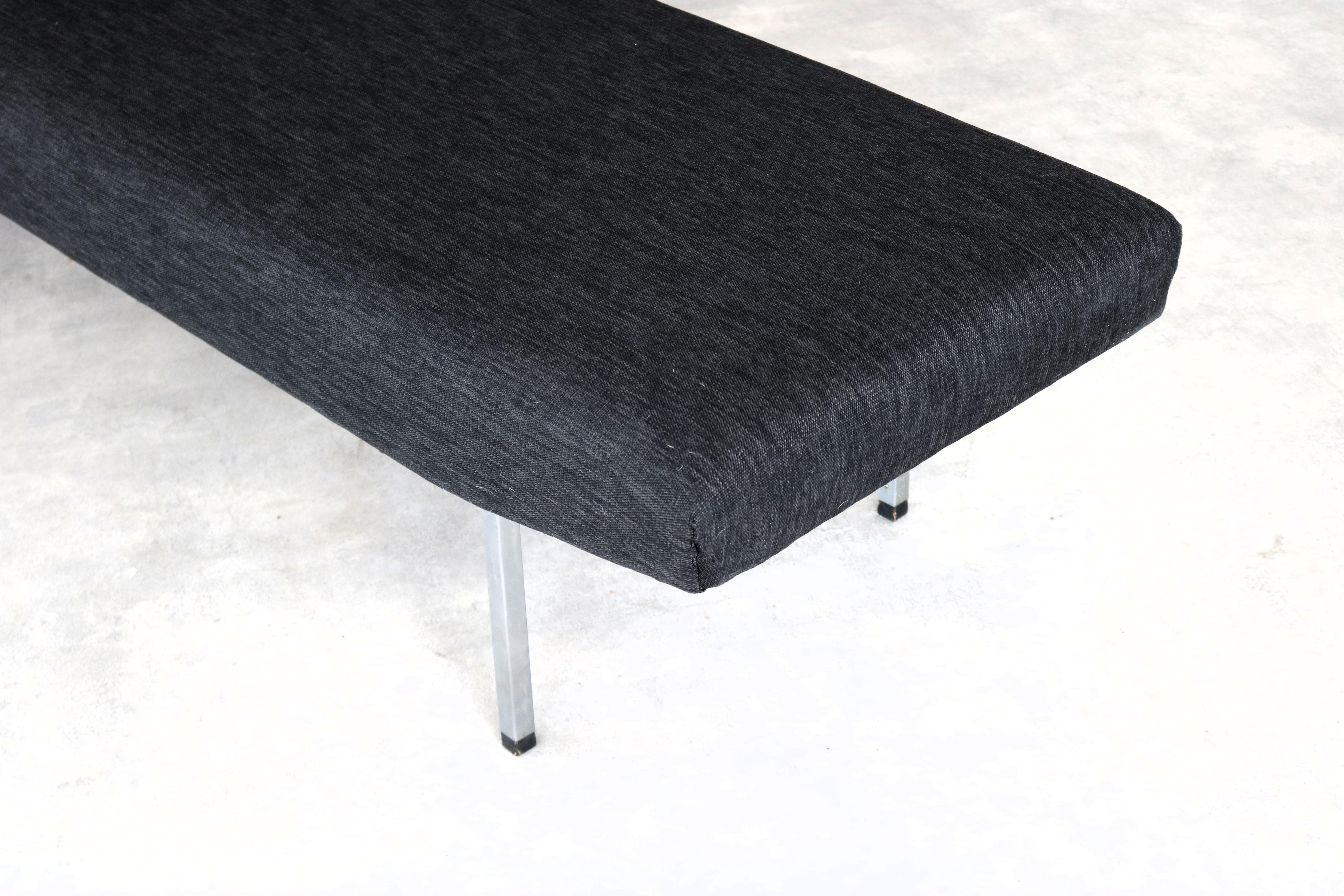 Métal lit de jour vintage  banc  1960s  période  1960s en vente