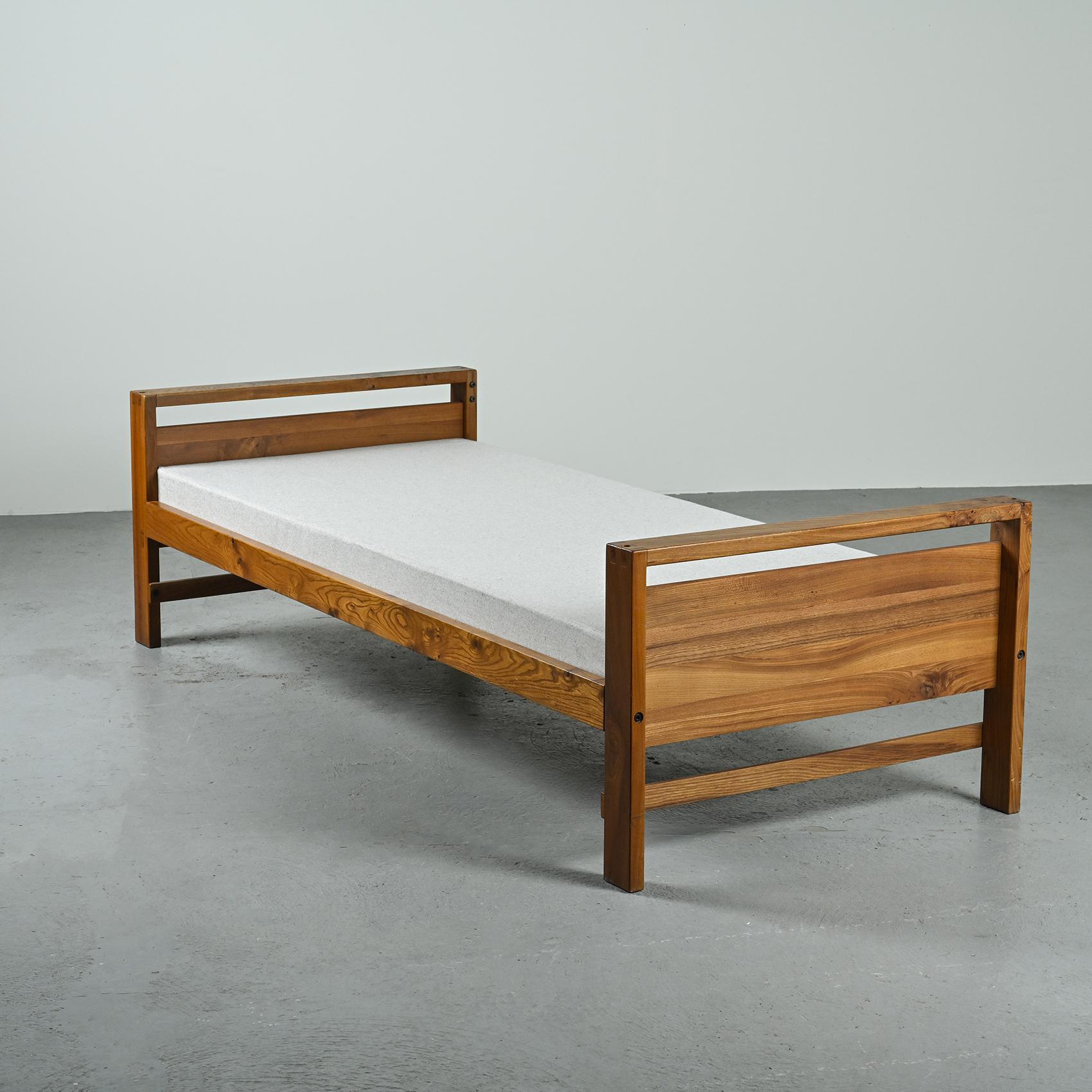 Vintage Daybed in Solid Elm by Pierre Chapo, France circa 1960  9