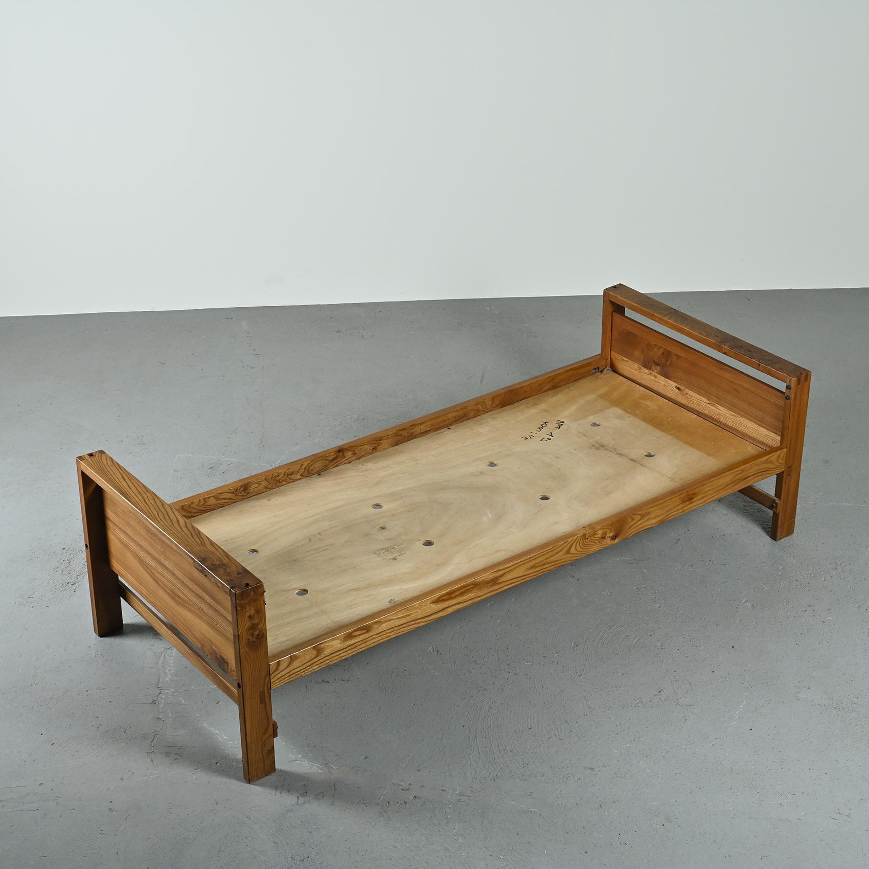 French Vintage Daybed in Solid Elm by Pierre Chapo, France circa 1960 