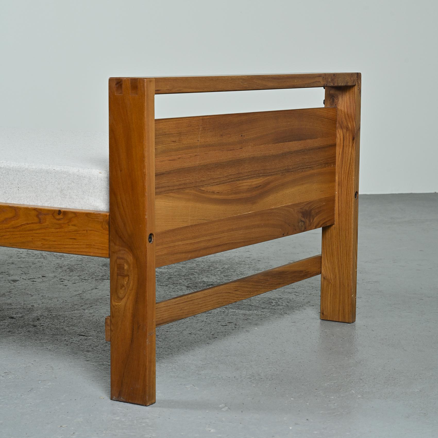20th Century Vintage Daybed in Solid Elm by Pierre Chapo, France circa 1960 