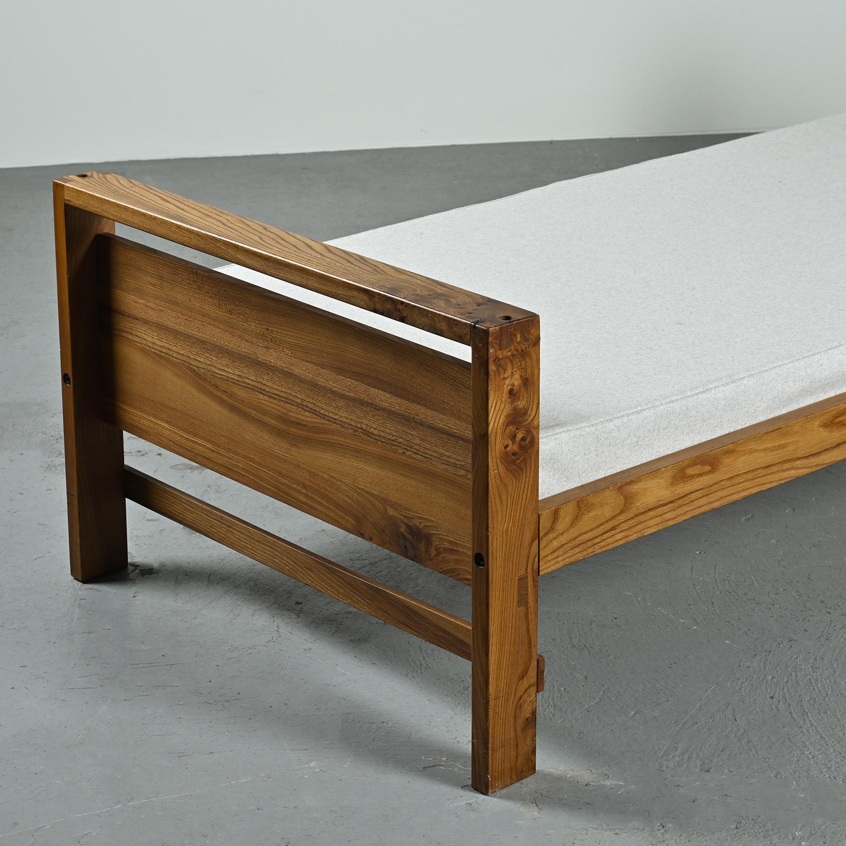 Vintage Daybed in Solid Elm by Pierre Chapo, France circa 1960  3